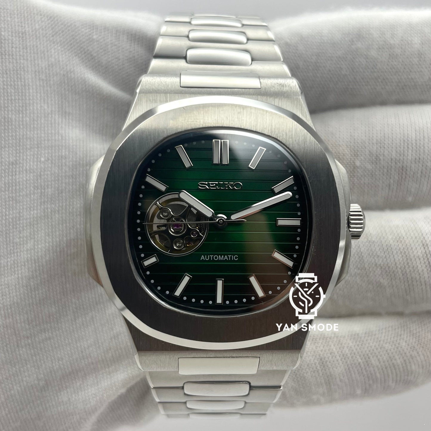 Nautilus Black Open