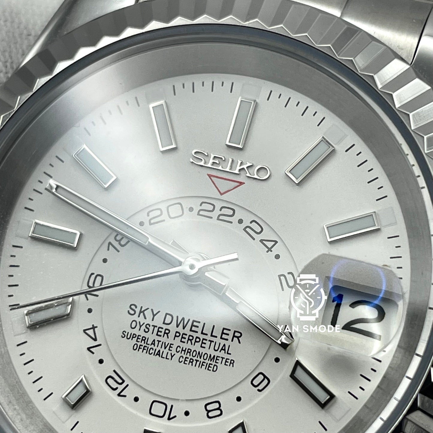 Sky Dweller White