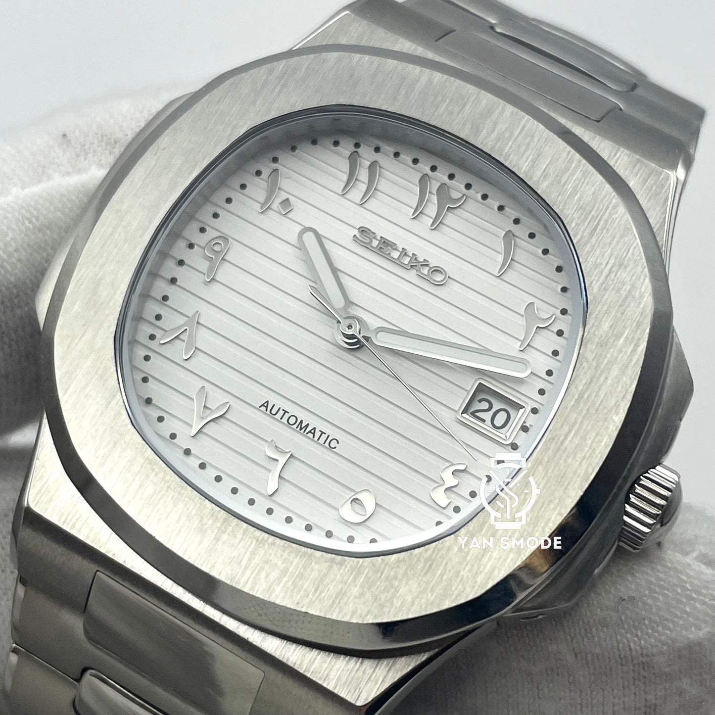 Nautilus White