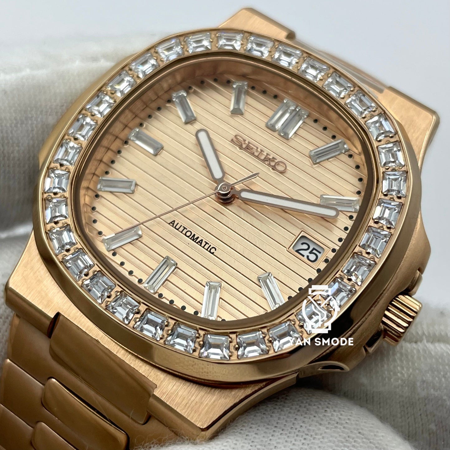Nautilus Caramel Diamond Decorated