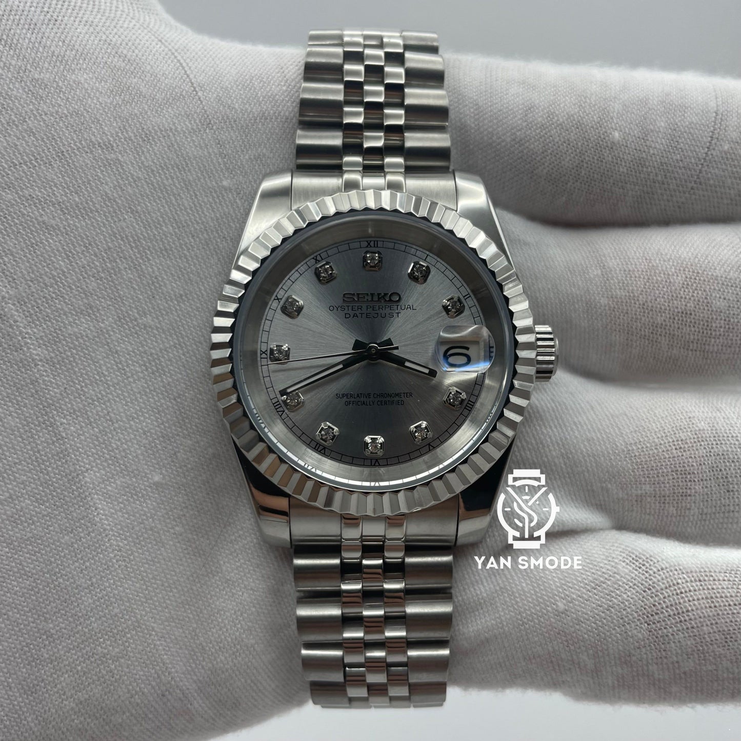 Date Just Grey Diamond Decorated