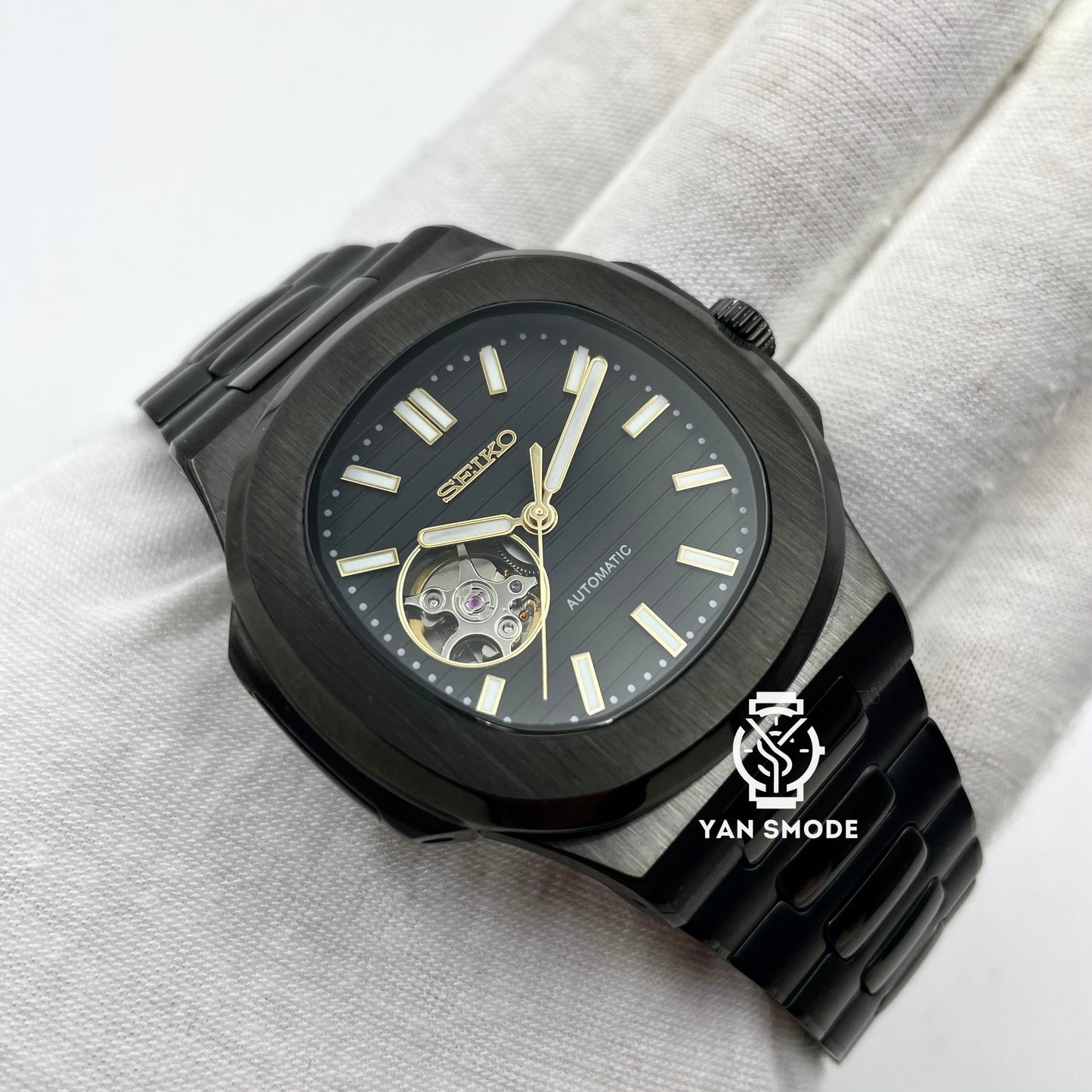 Nautilus Fully Black Open