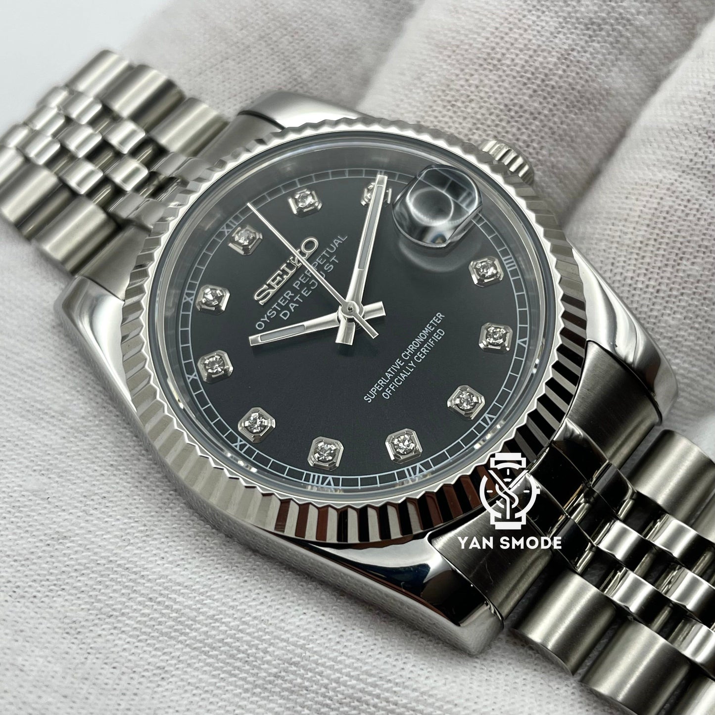 Date Just Grey Diamond Decorated