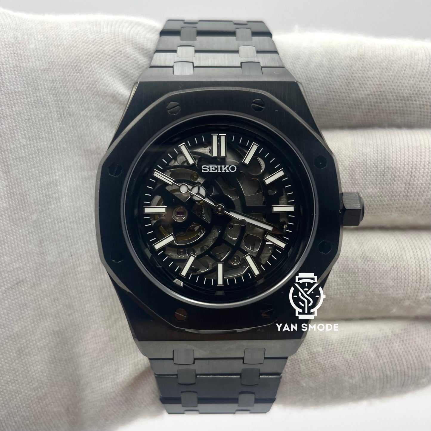 Royal Oak Black Skeleton Black