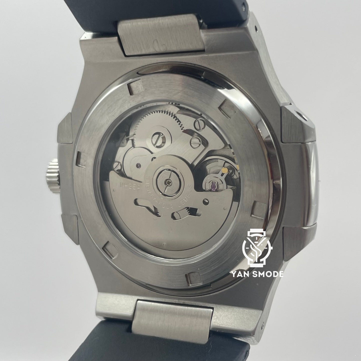 Nautilus Grey