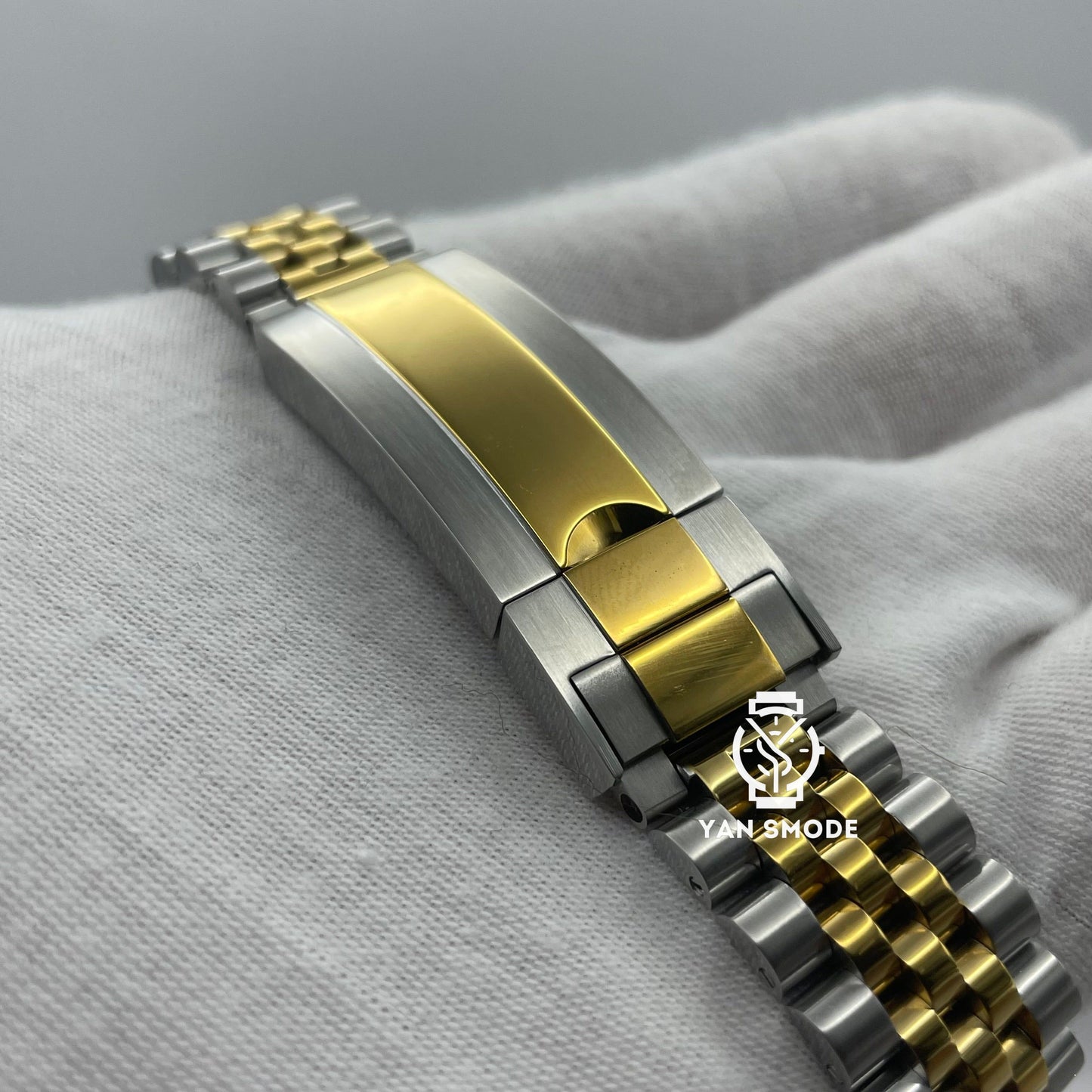 Date Just Yellow Gold Decorated with Diamonds