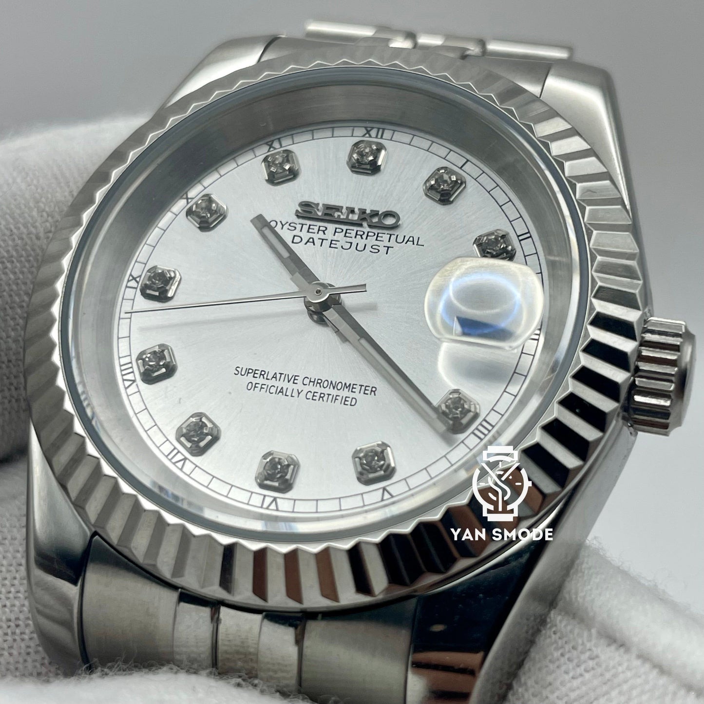 Date Just Grey Diamond Decorated