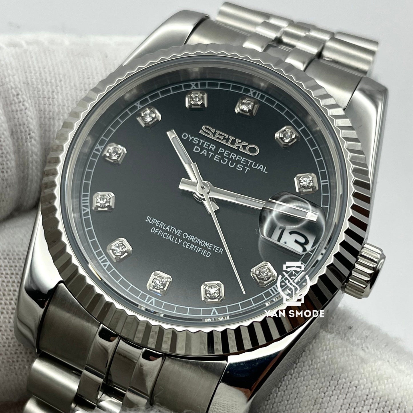 Date Just Grey Diamond Decorated