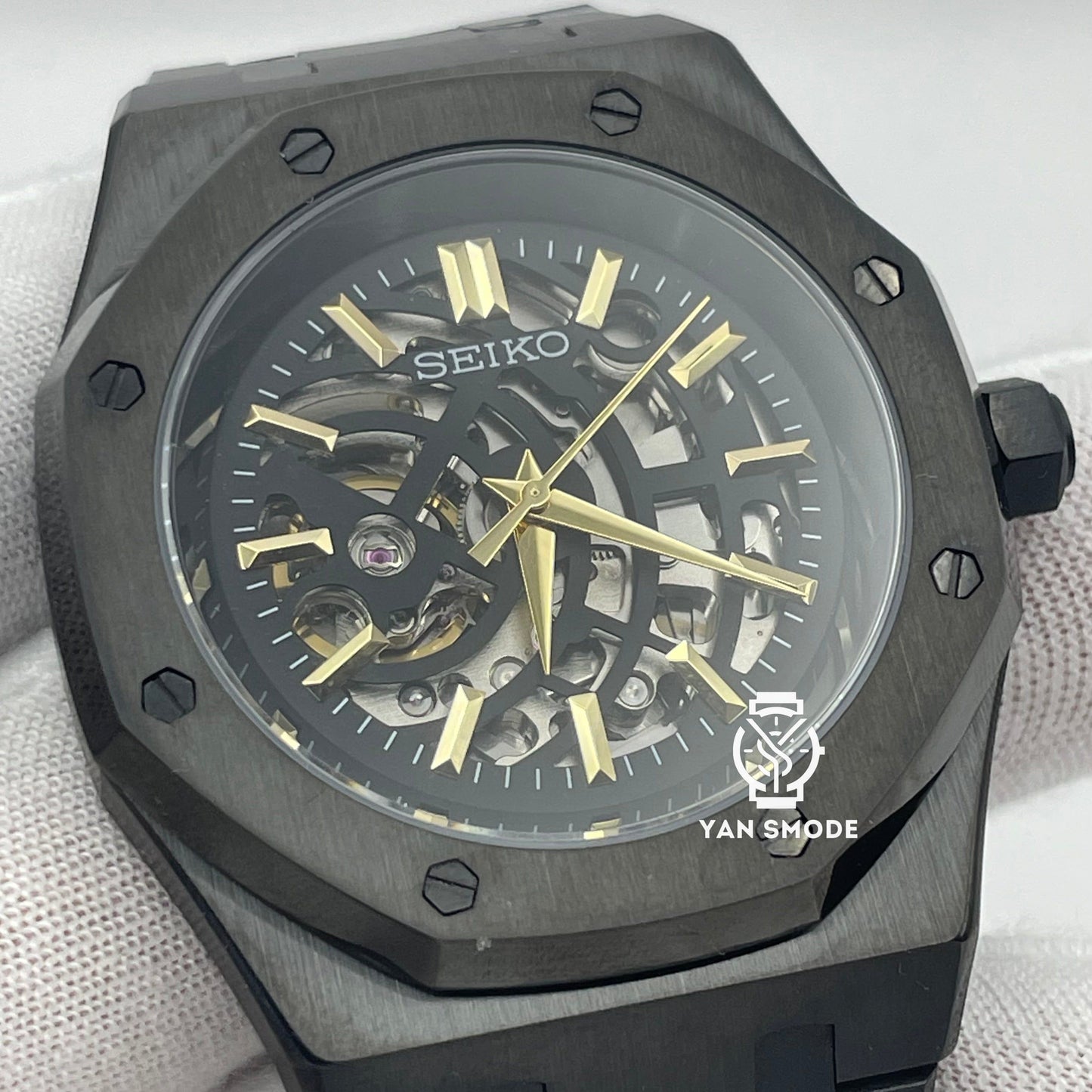 Royal Oak Black Skeleton Gold