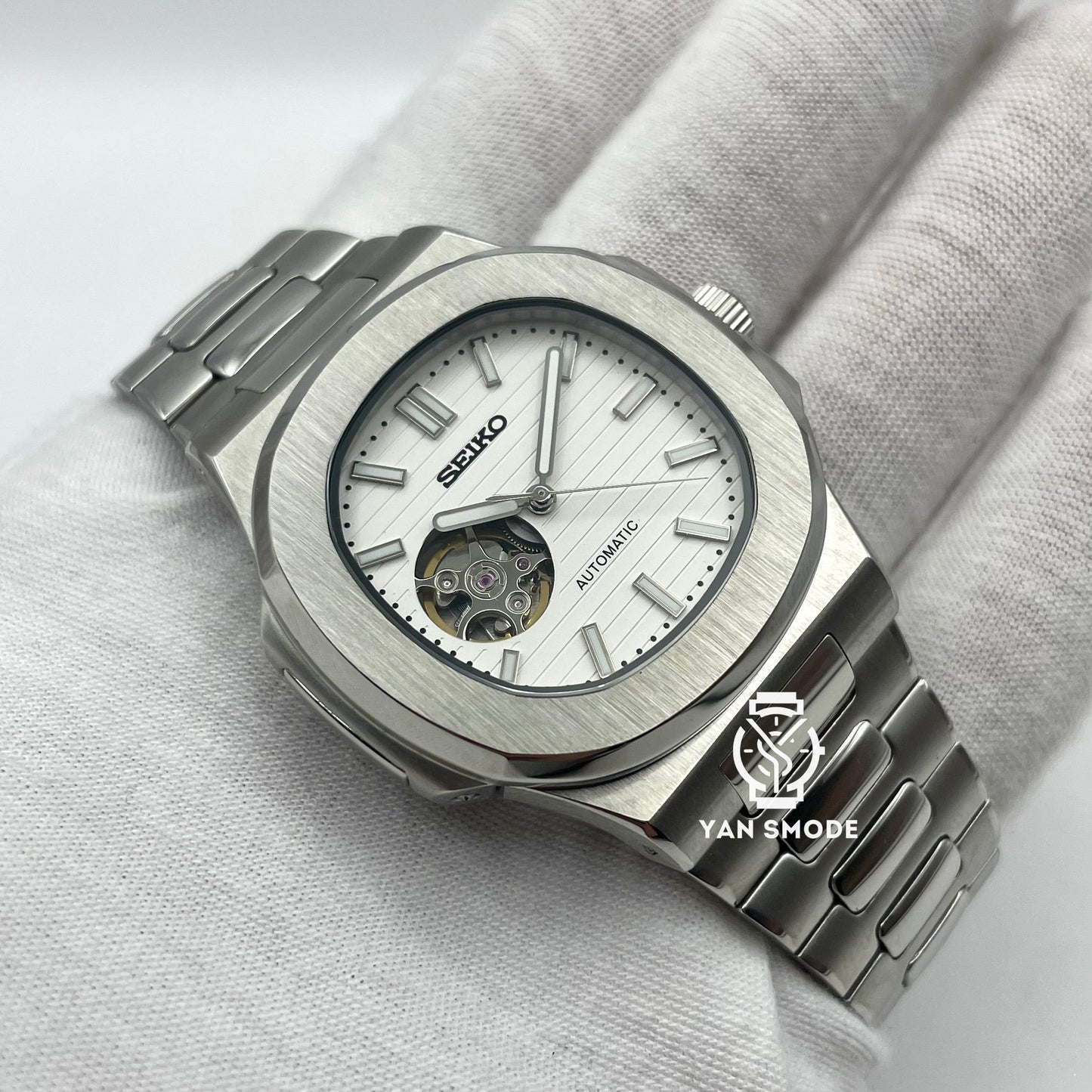 Nautilus Black Open