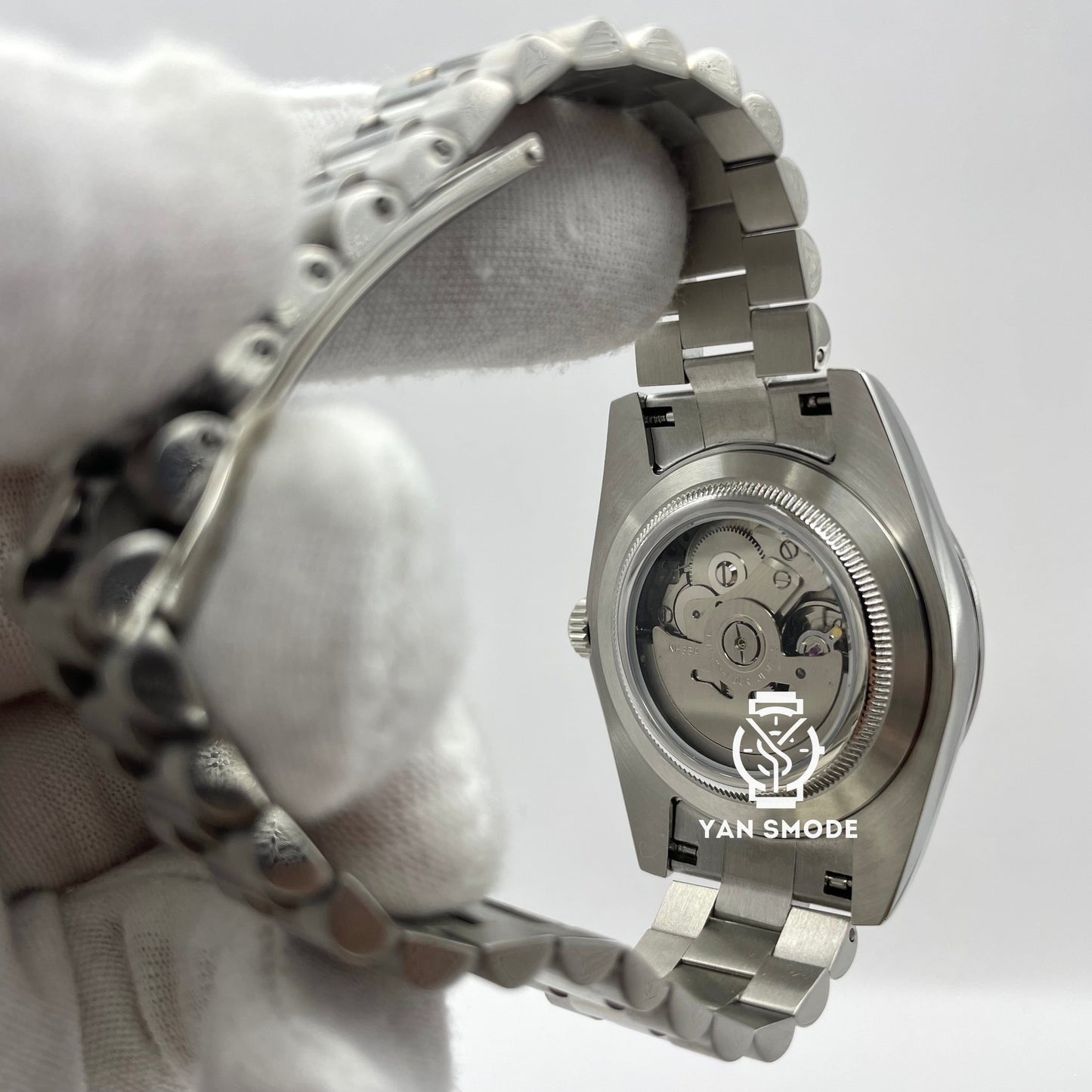 Date Just Grey