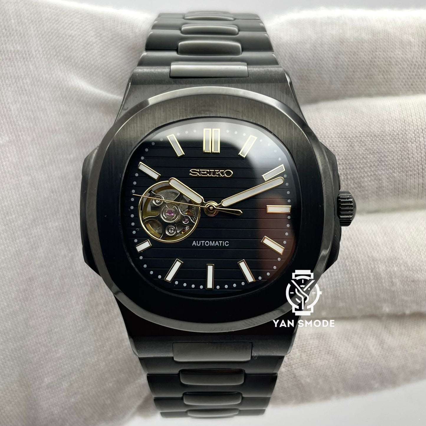 Nautilus Fully Black Open