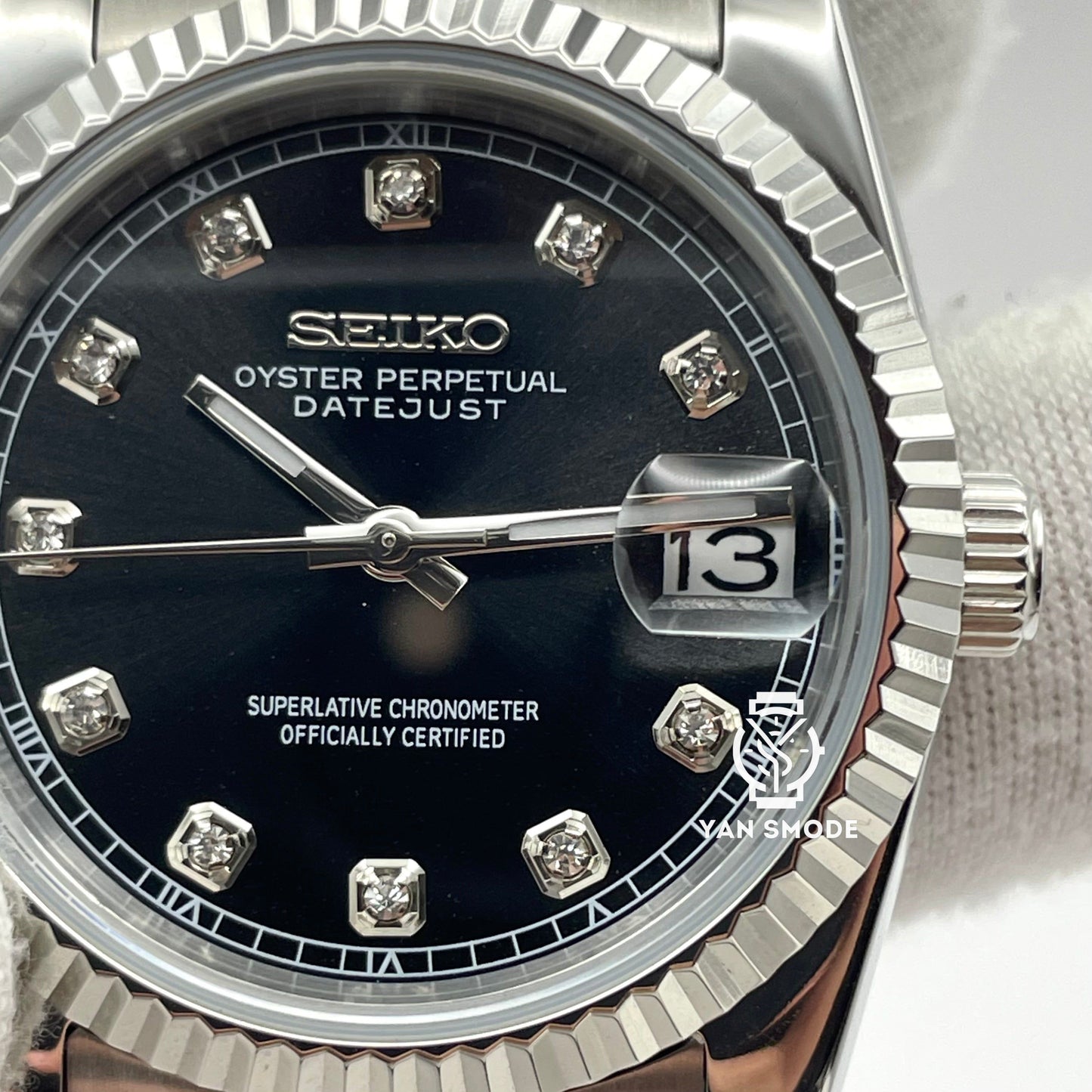 Date Just Grey Diamond Decorated