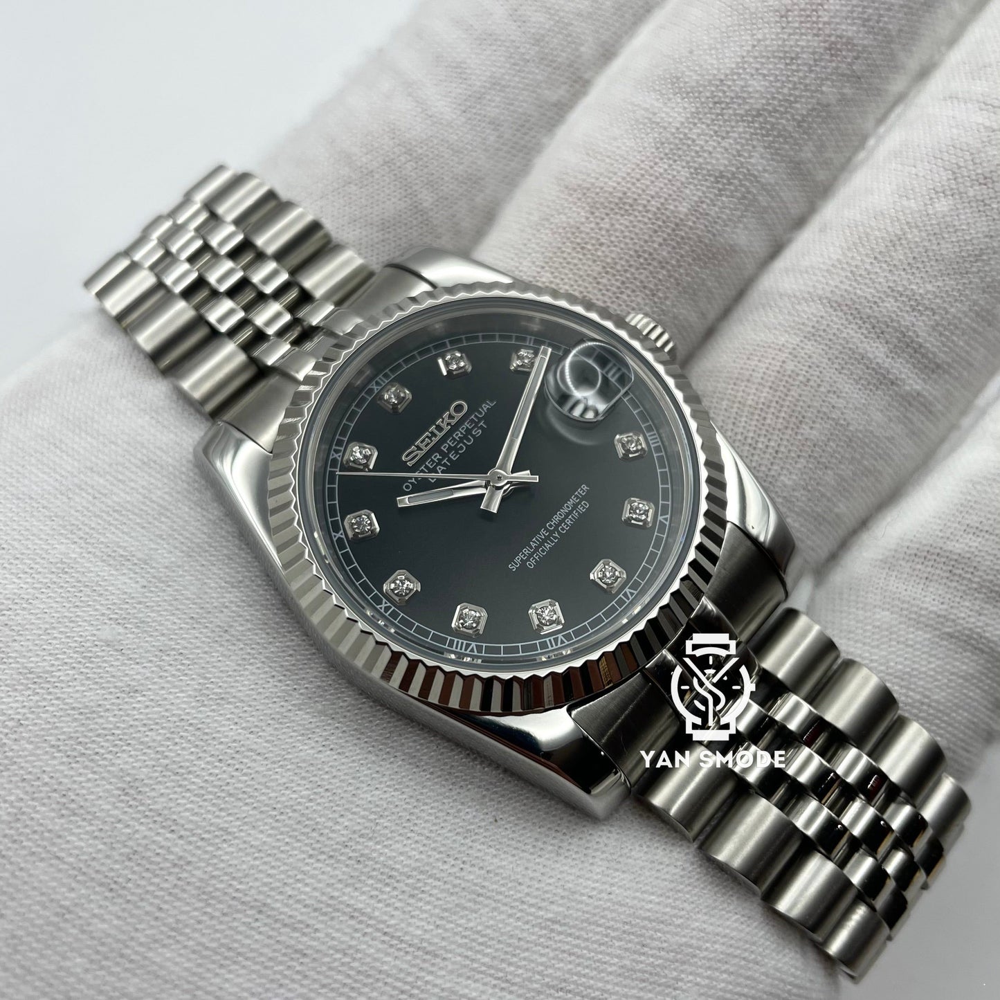 Date Just Grey Diamond Decorated