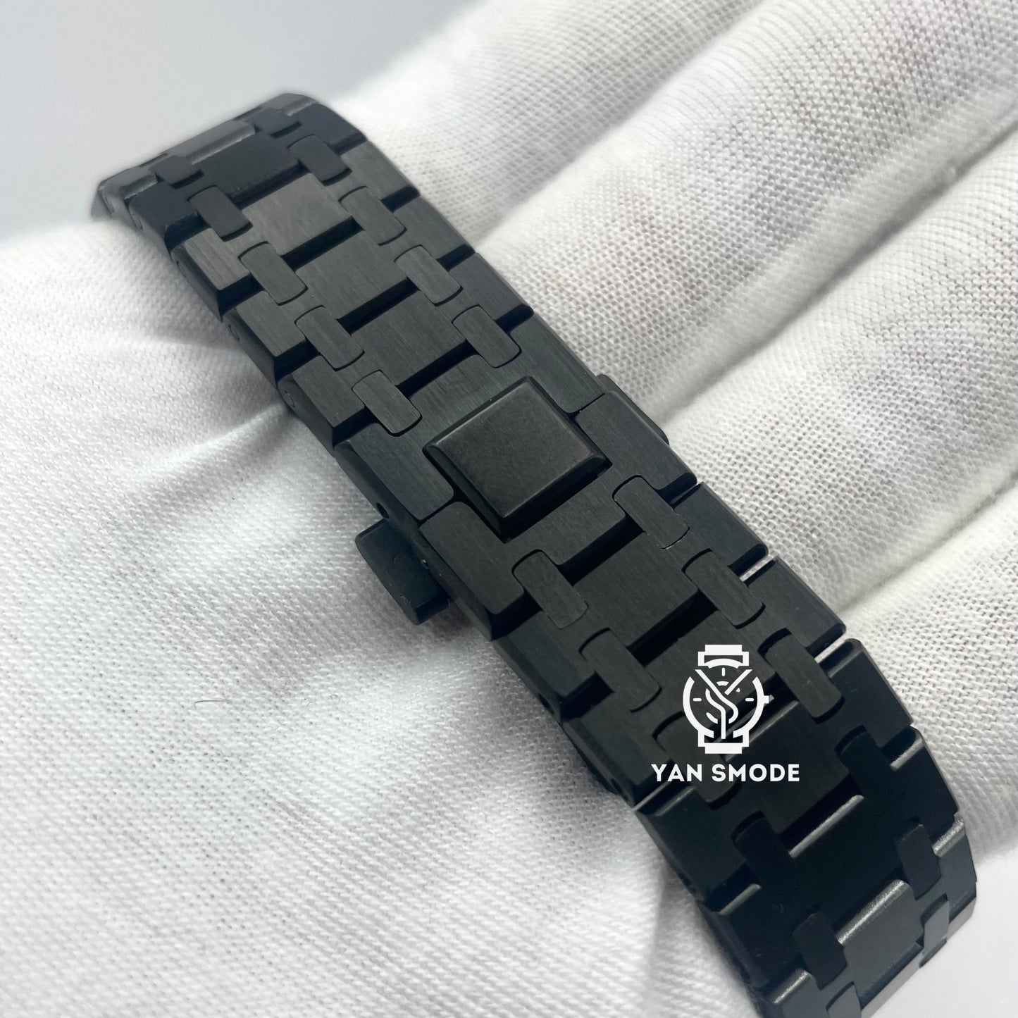 Royal Oak Black Skeleton Black