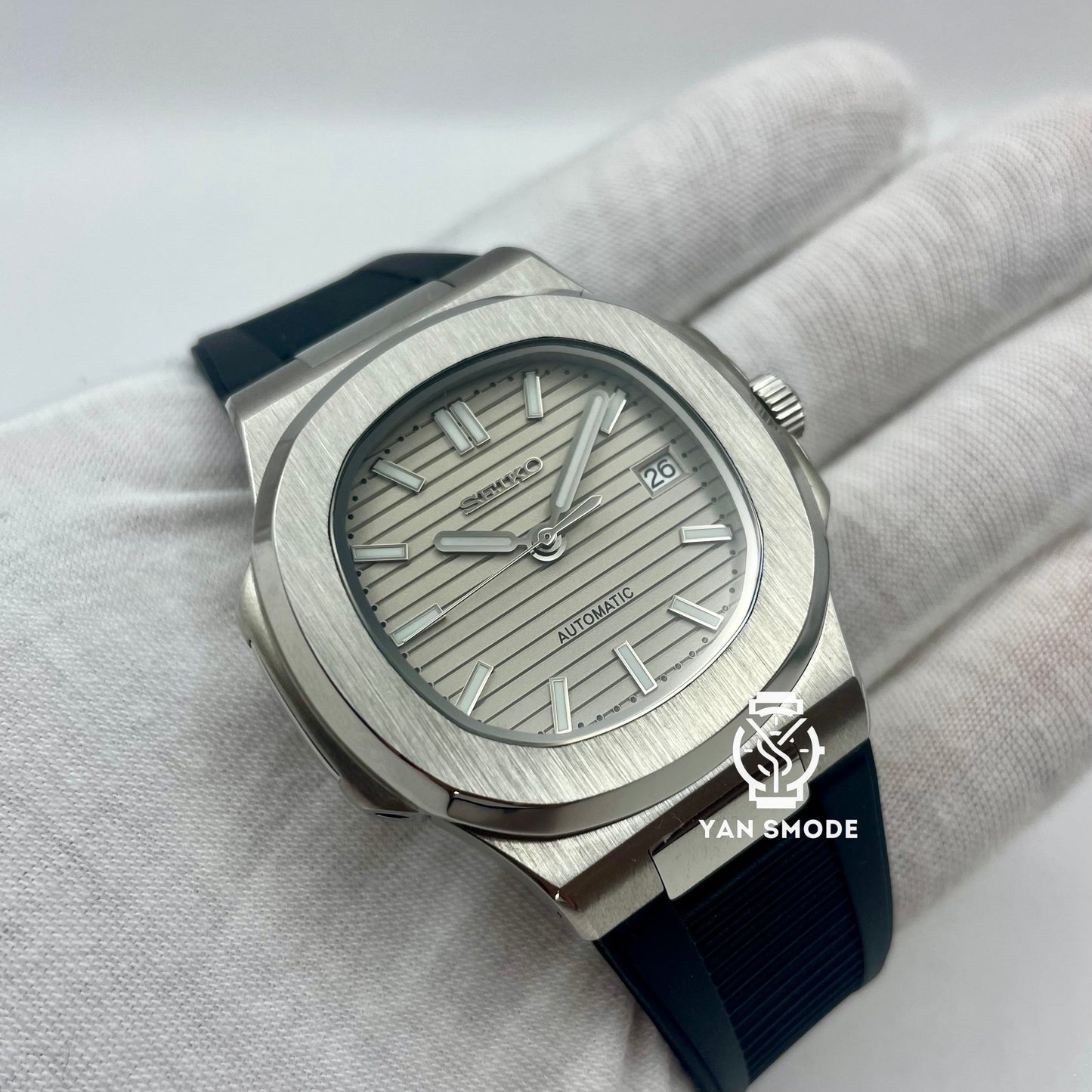 Nautilus Grey