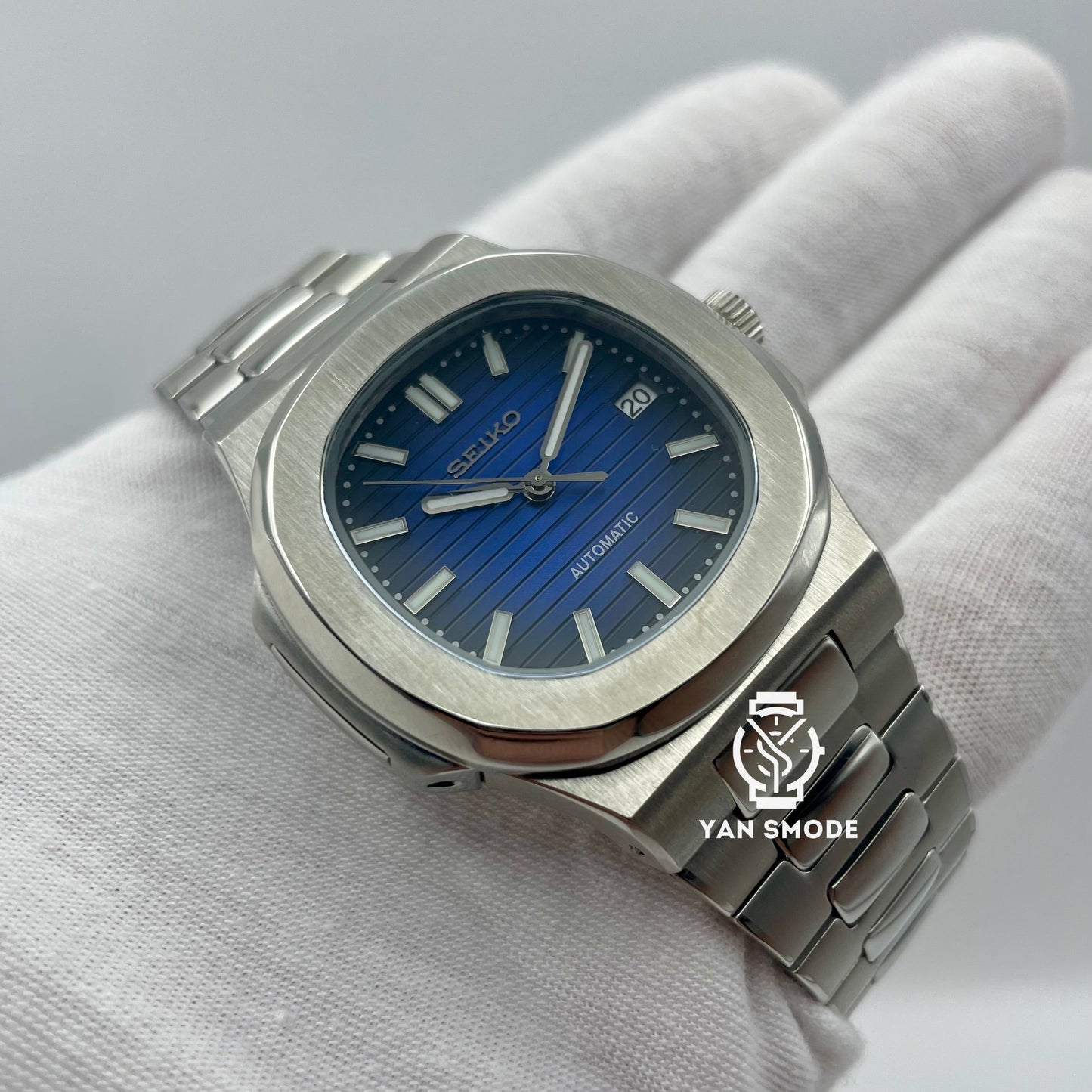 Nautilus Night Blue