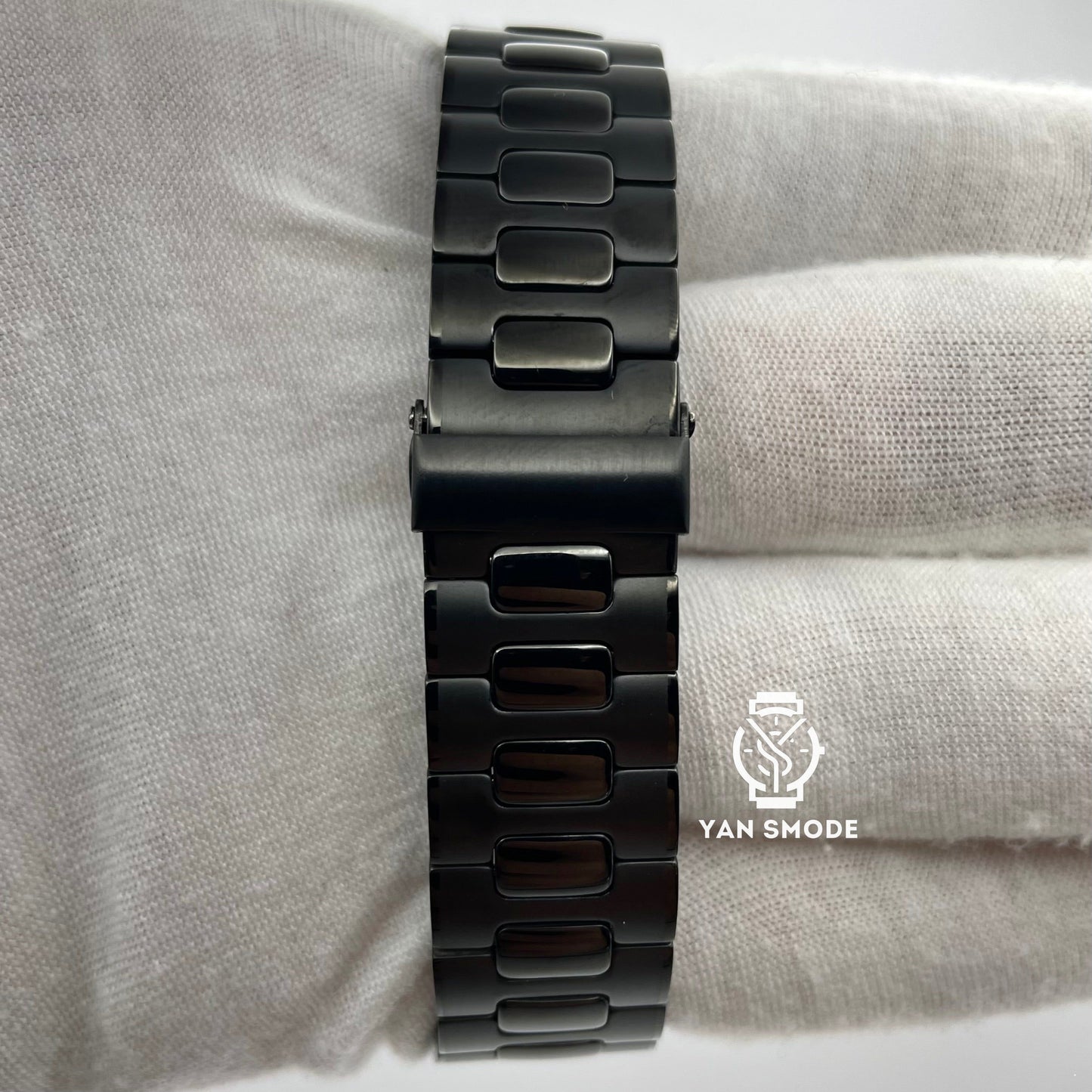 Nautilus Fully Black Open