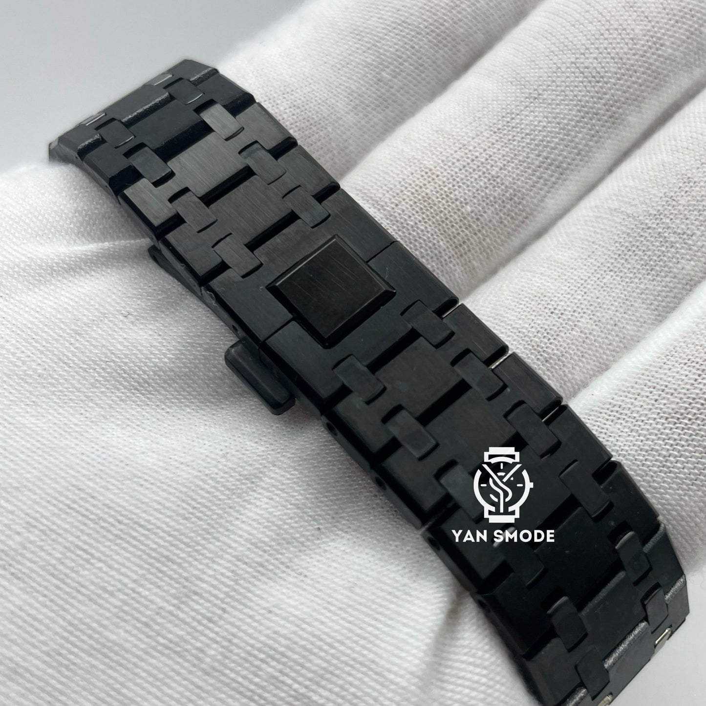 Royal Oak Black Skeleton Gold
