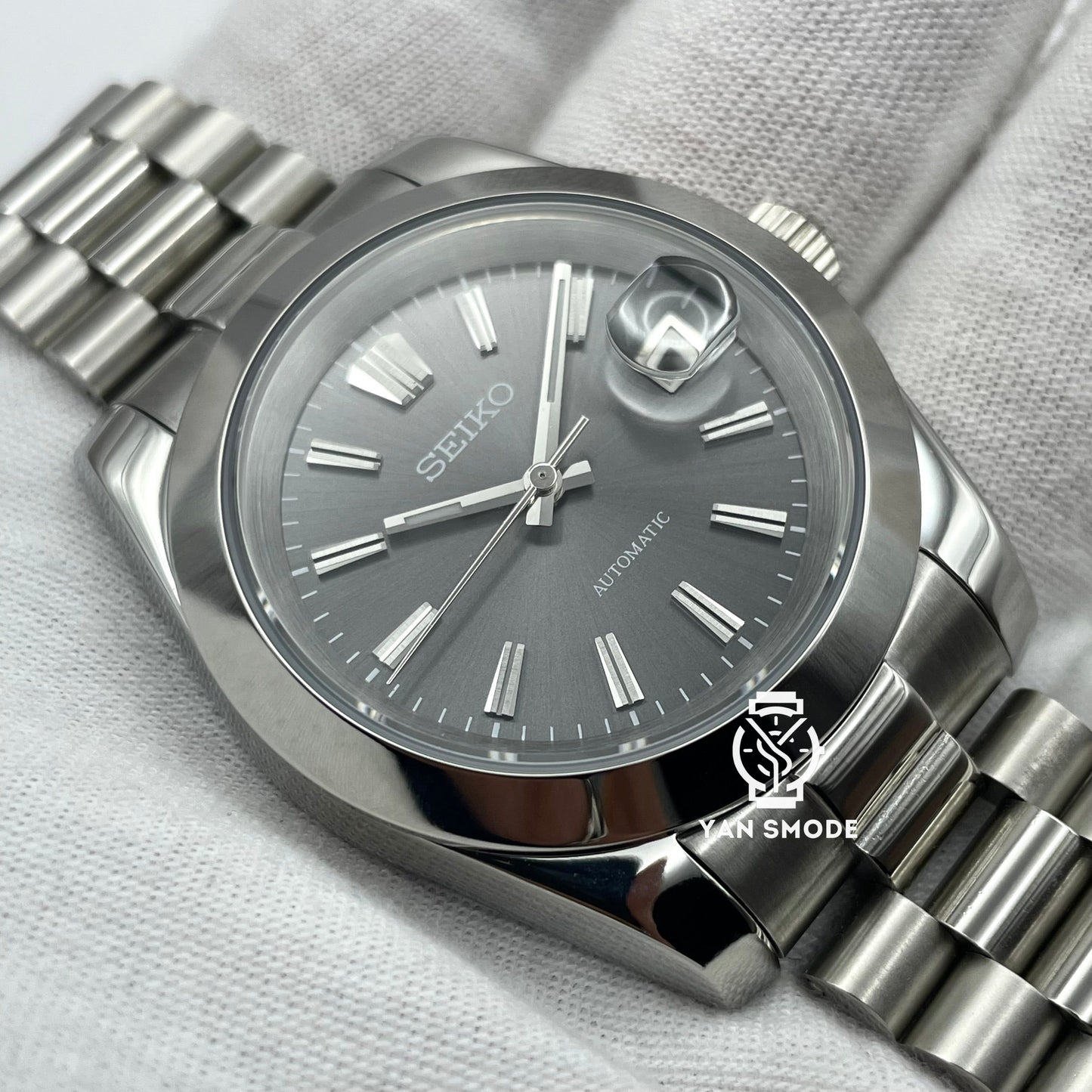 Date Just Grey