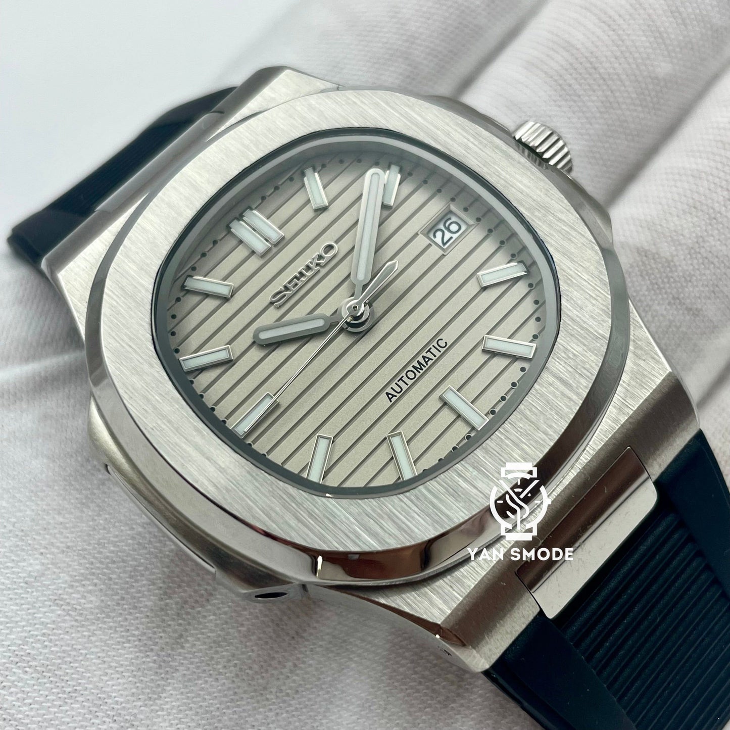 Nautilus Grey
