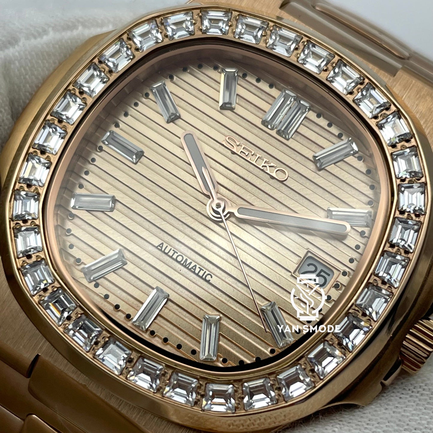 Nautilus Caramel Diamond Decorated