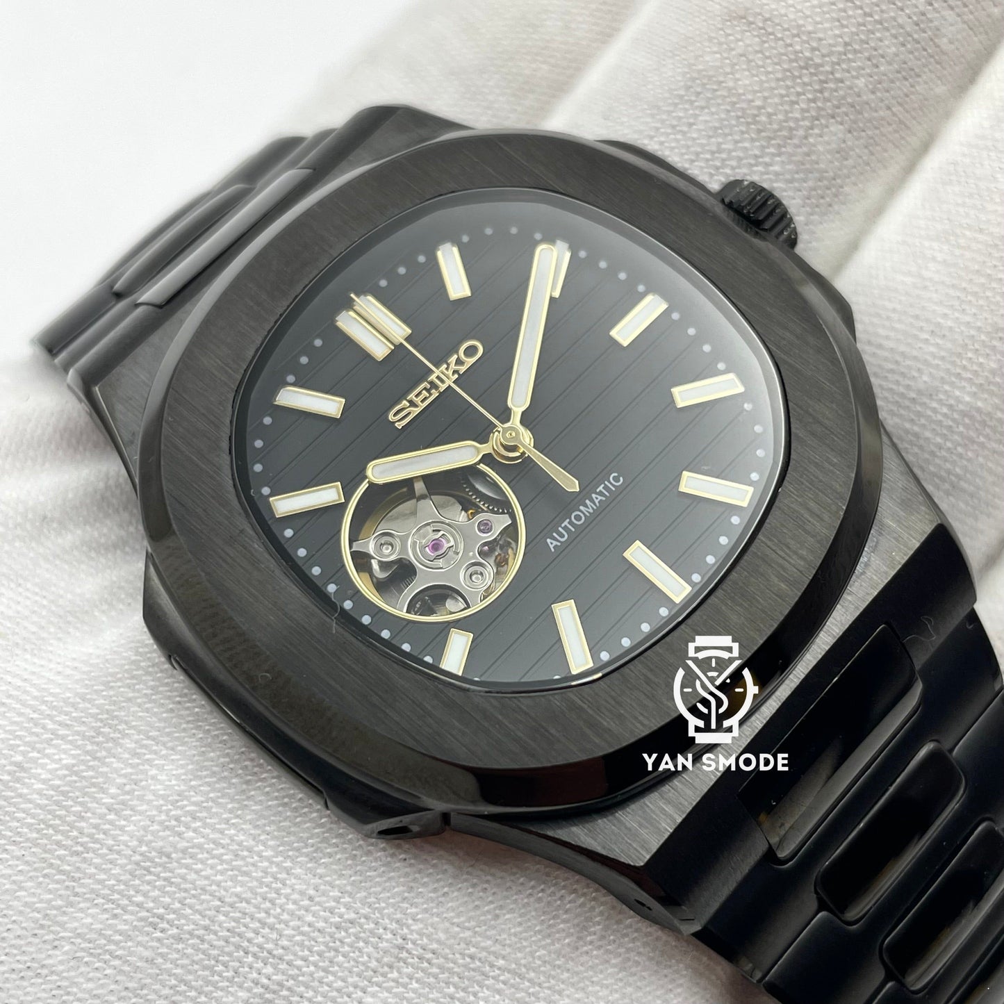 Nautilus Fully Black Open