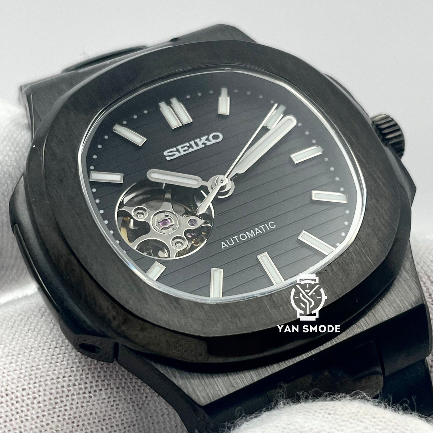 Nautilus Fully Black Open