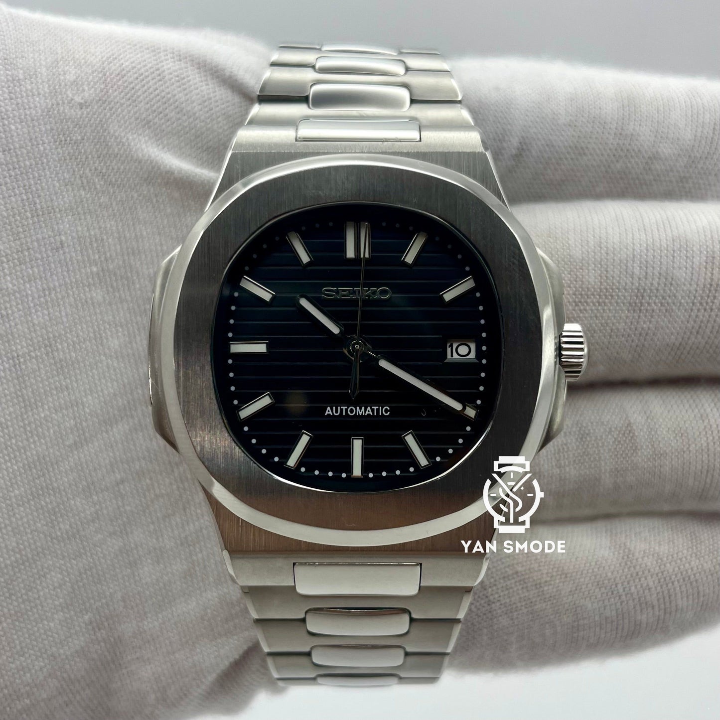 Nautilus Black