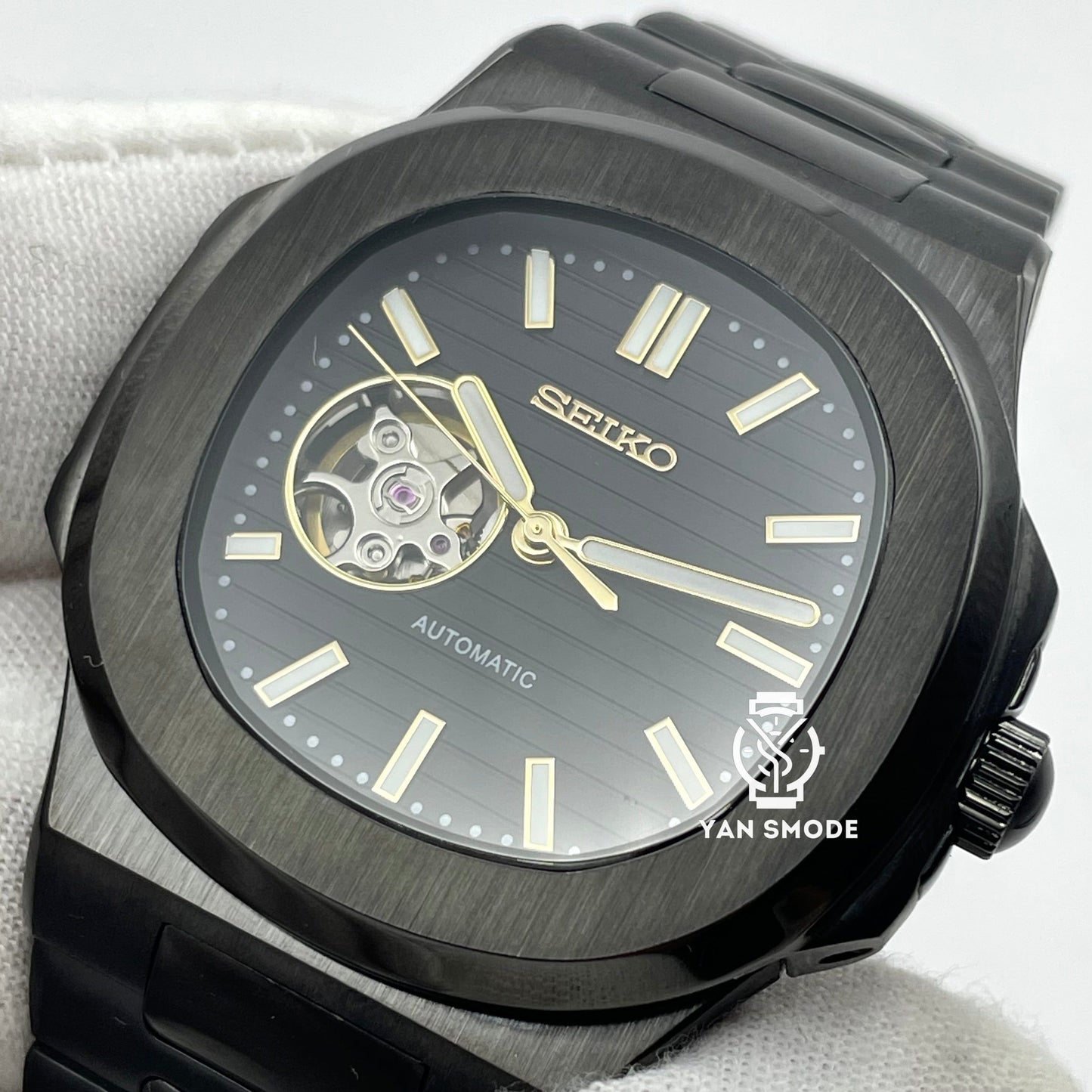 Nautilus Fully Black Open