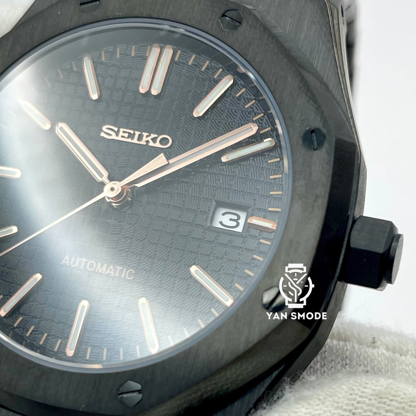 Royal Oak All Black