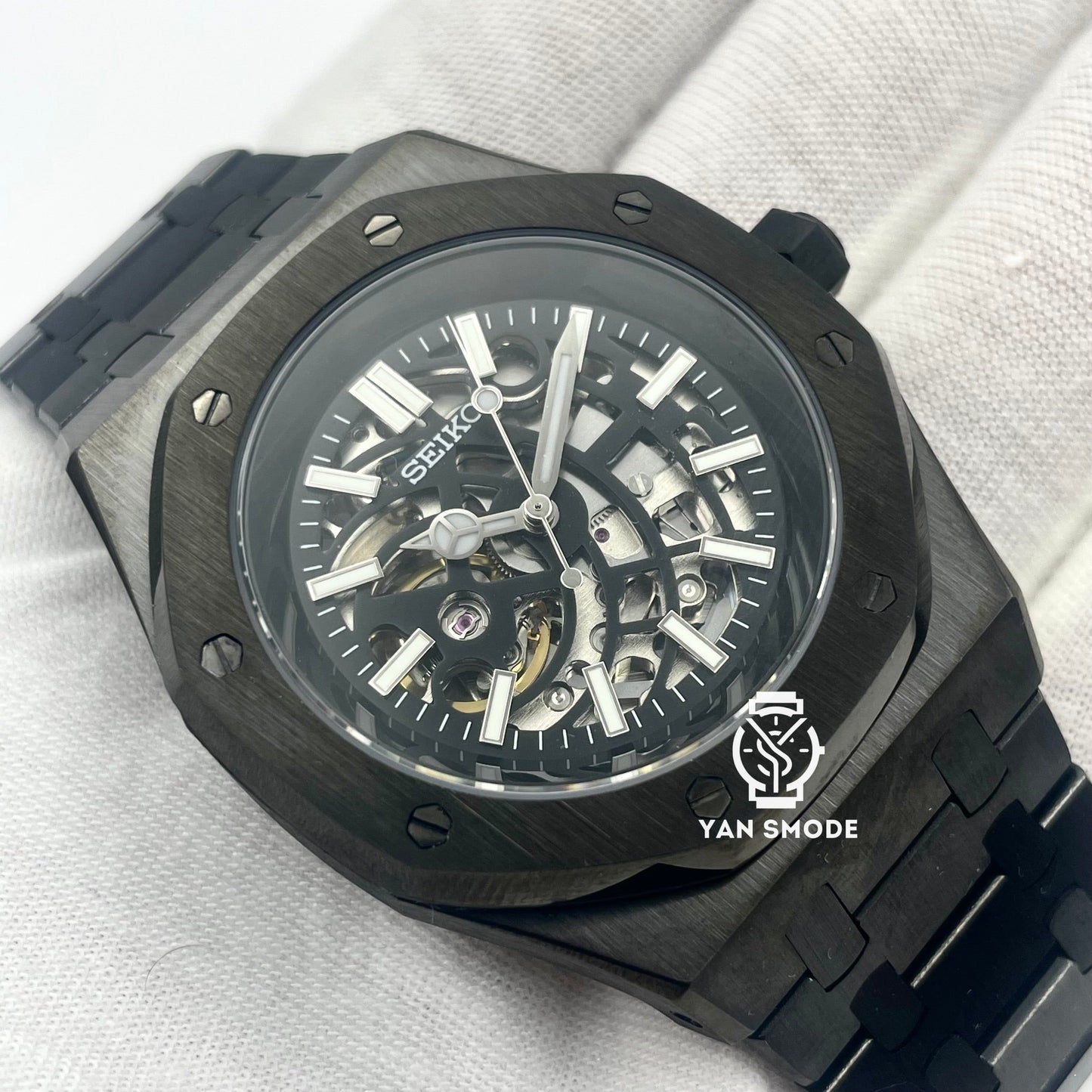 Royal Oak Black Skeleton Black