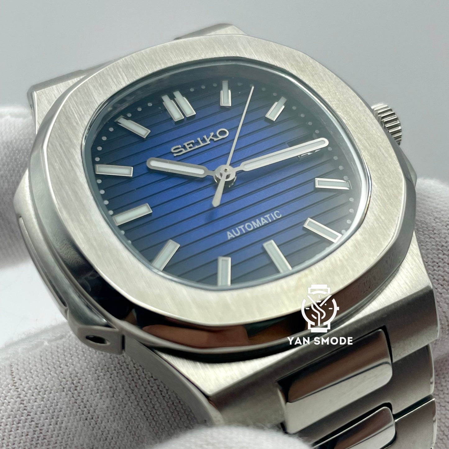 Nautilus Night Blue