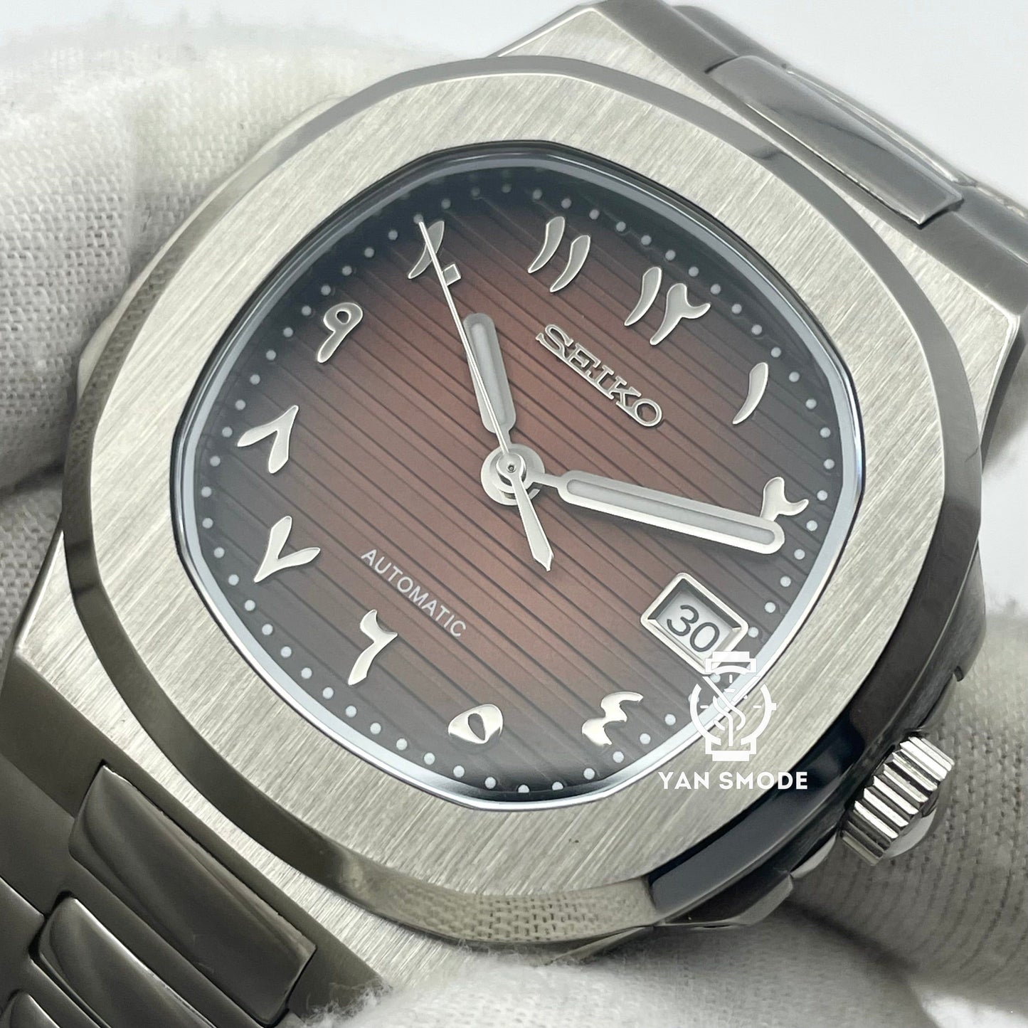 Nautilus White