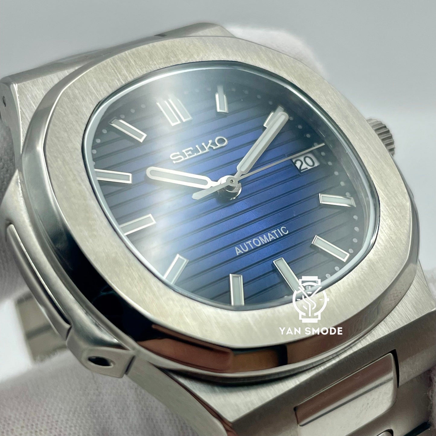 Nautilus Night Blue