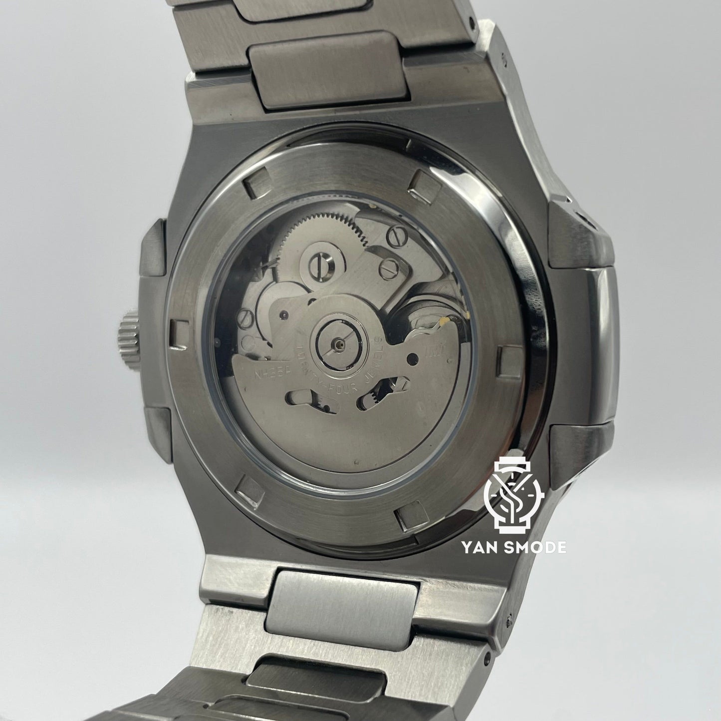 Nautilus Black Open