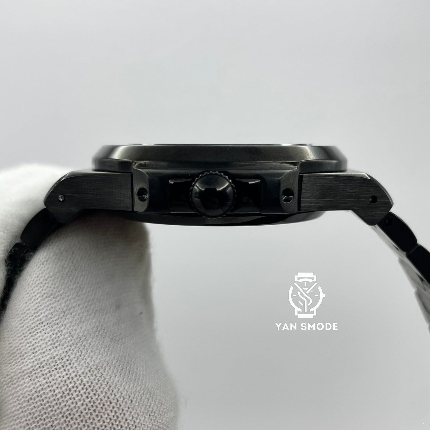 Nautilus Fully Black Open