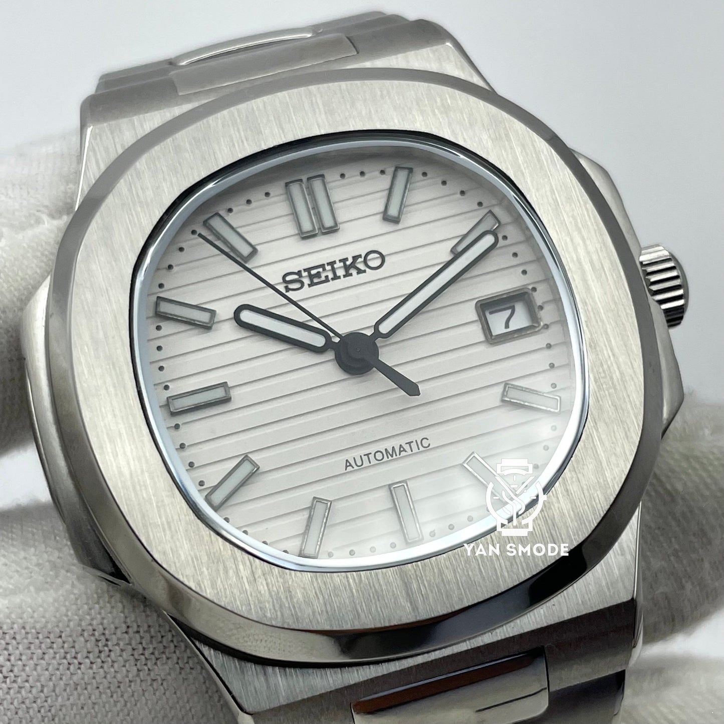 Nautilus White