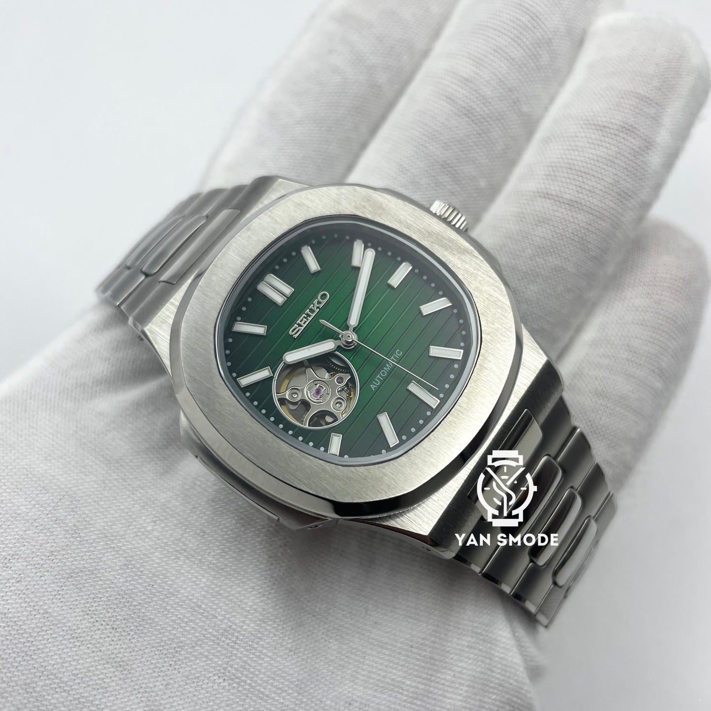 Nautilus Black Open