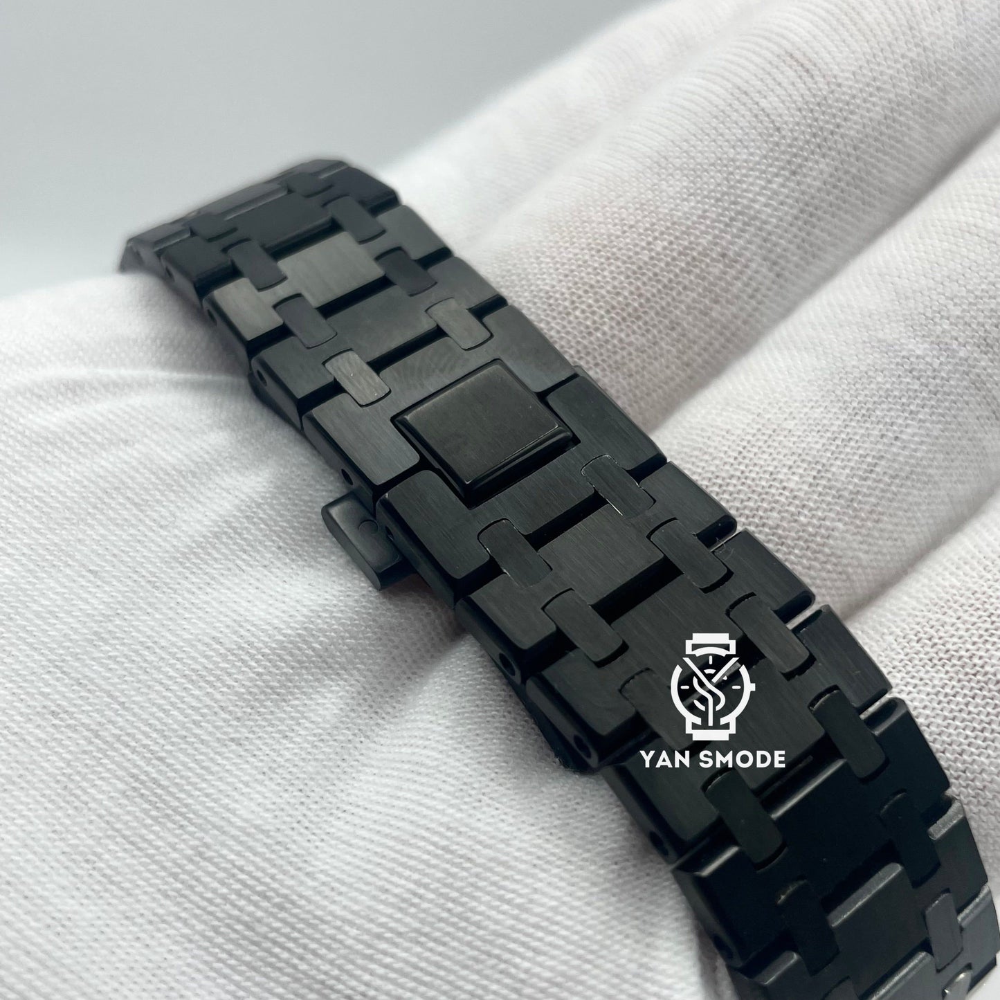 Royal Oak All Black