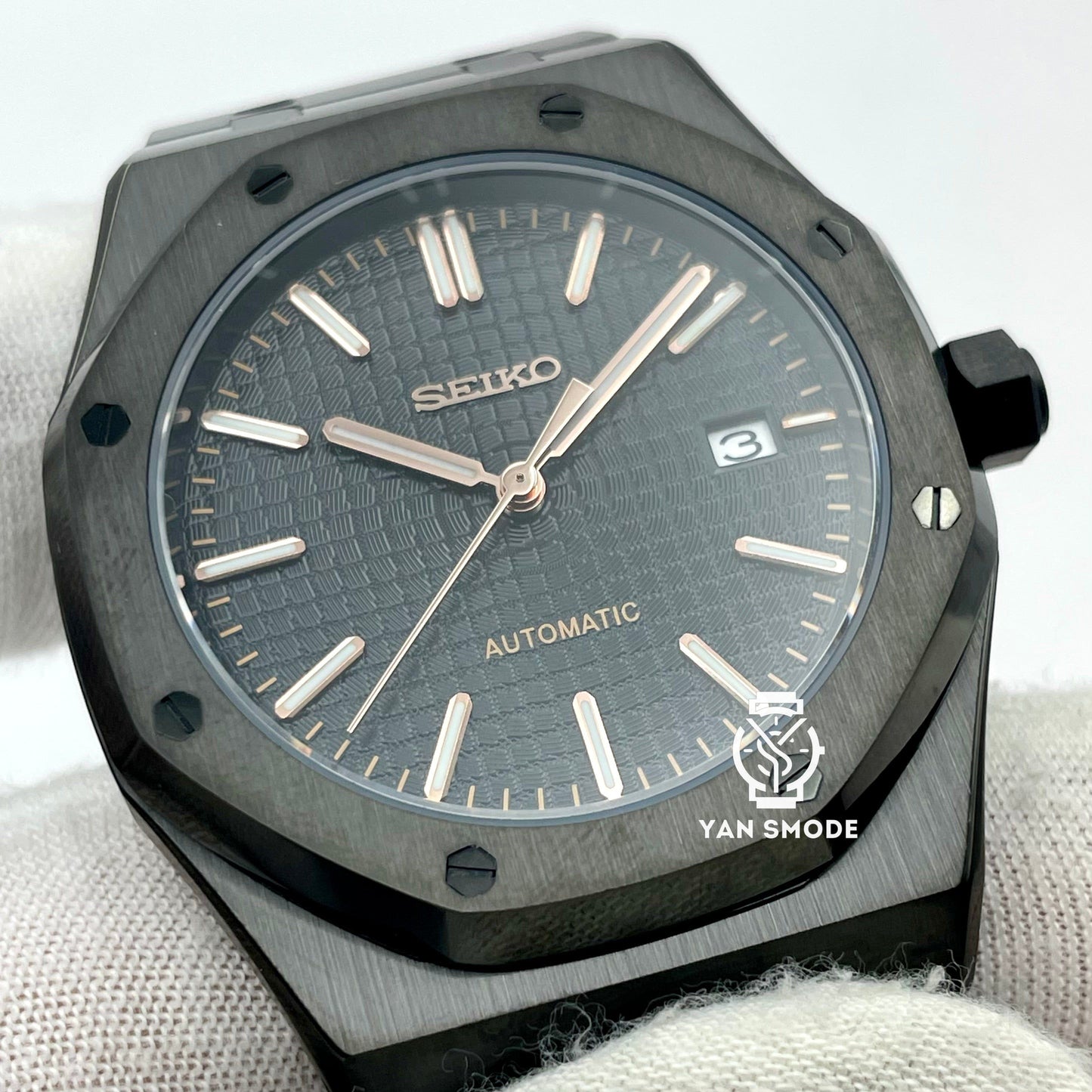Royal Oak All Black