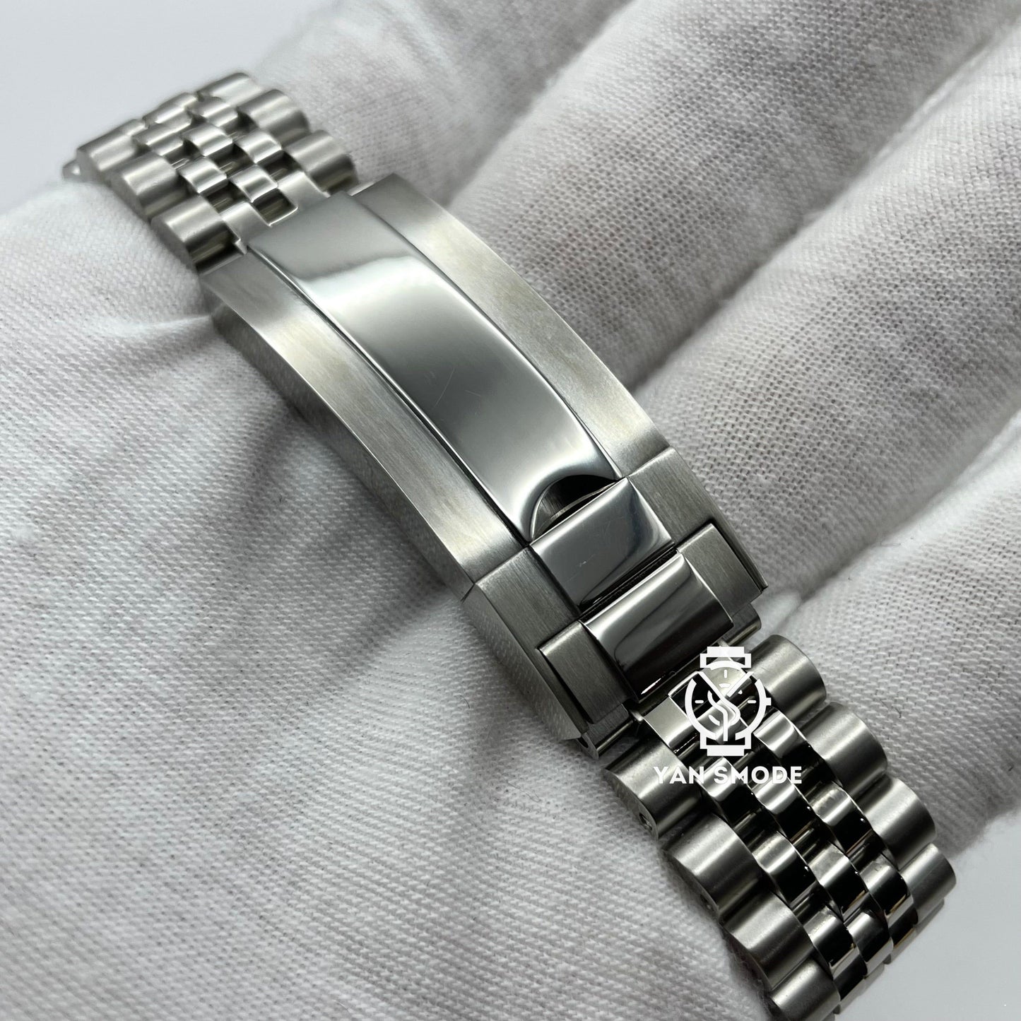 Date Just Grey Diamond Decorated