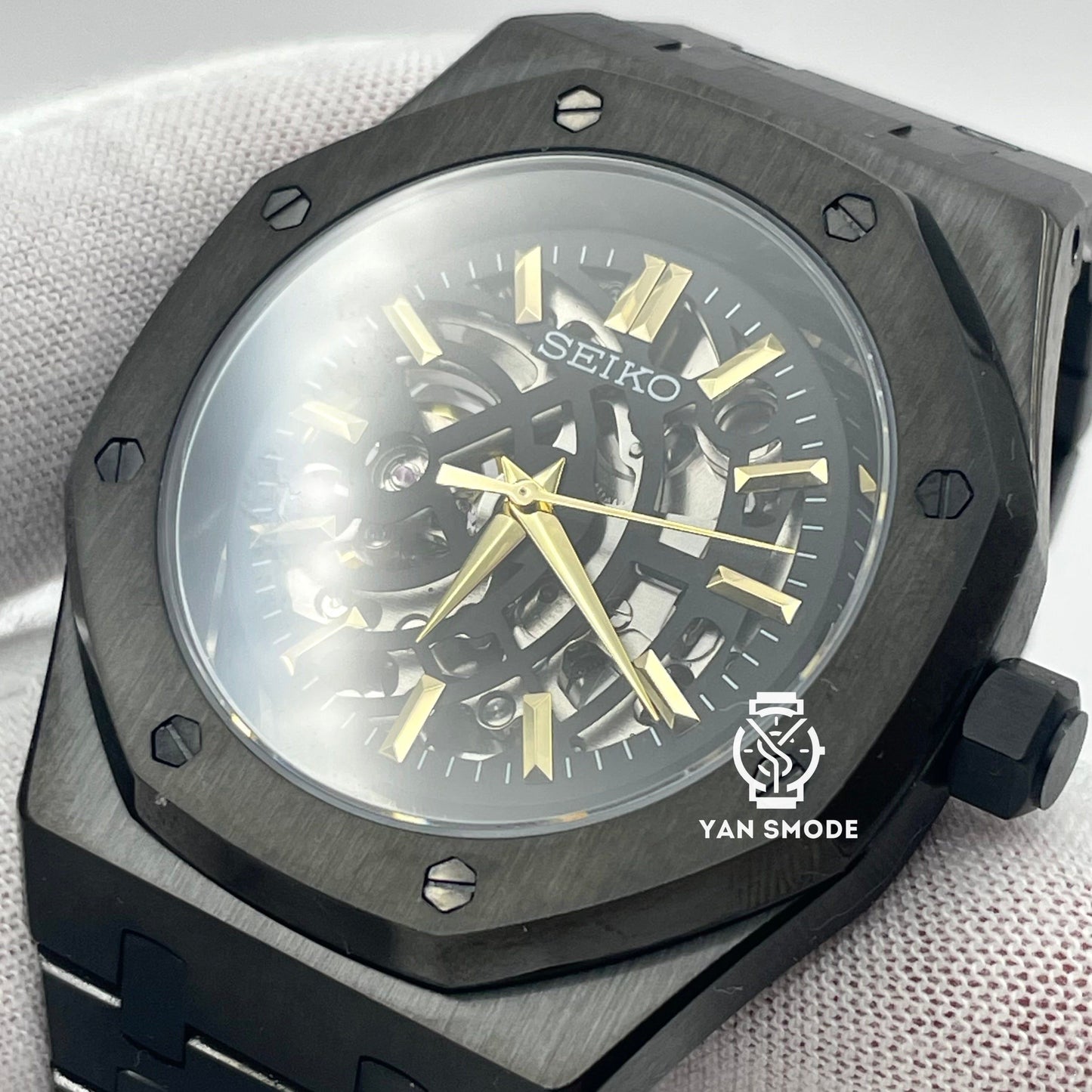 Royal Oak Black Skeleton Gold