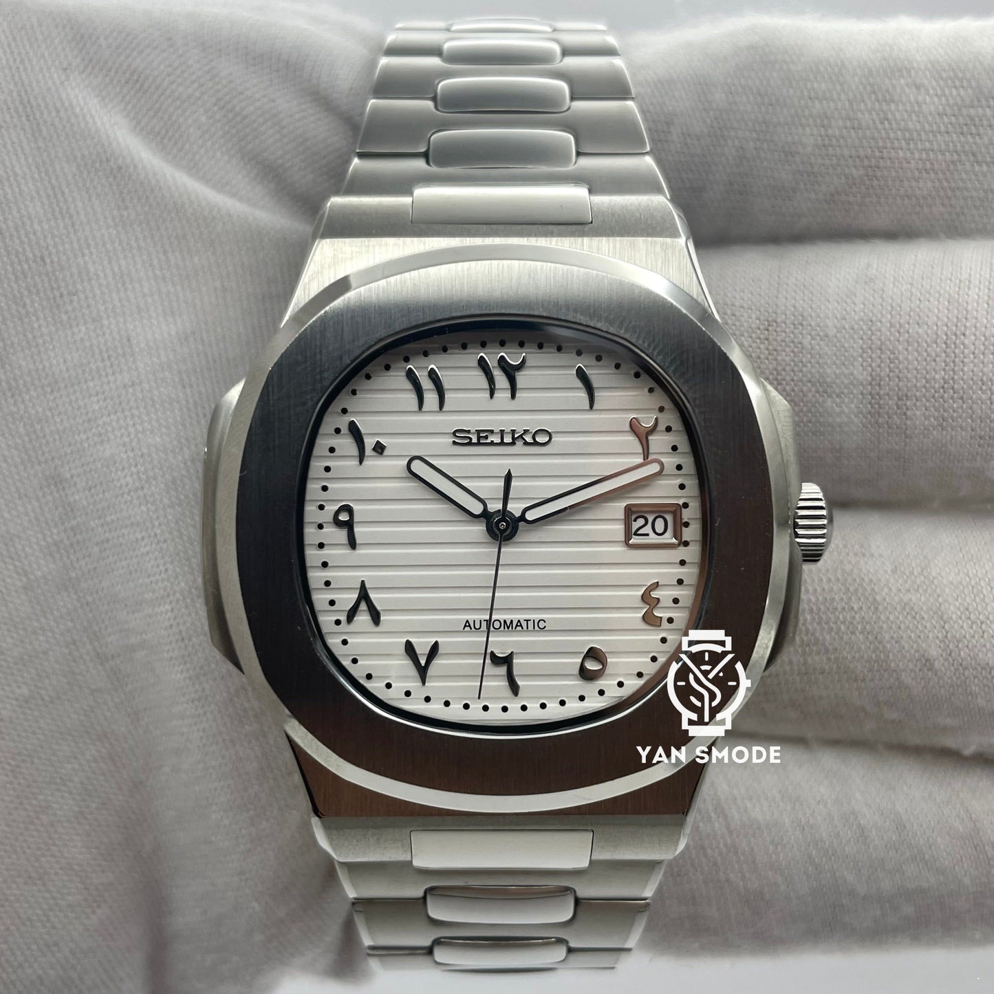 Nautilus White
