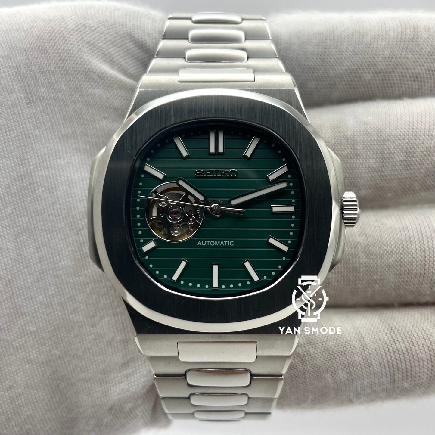Nautilus Black Open