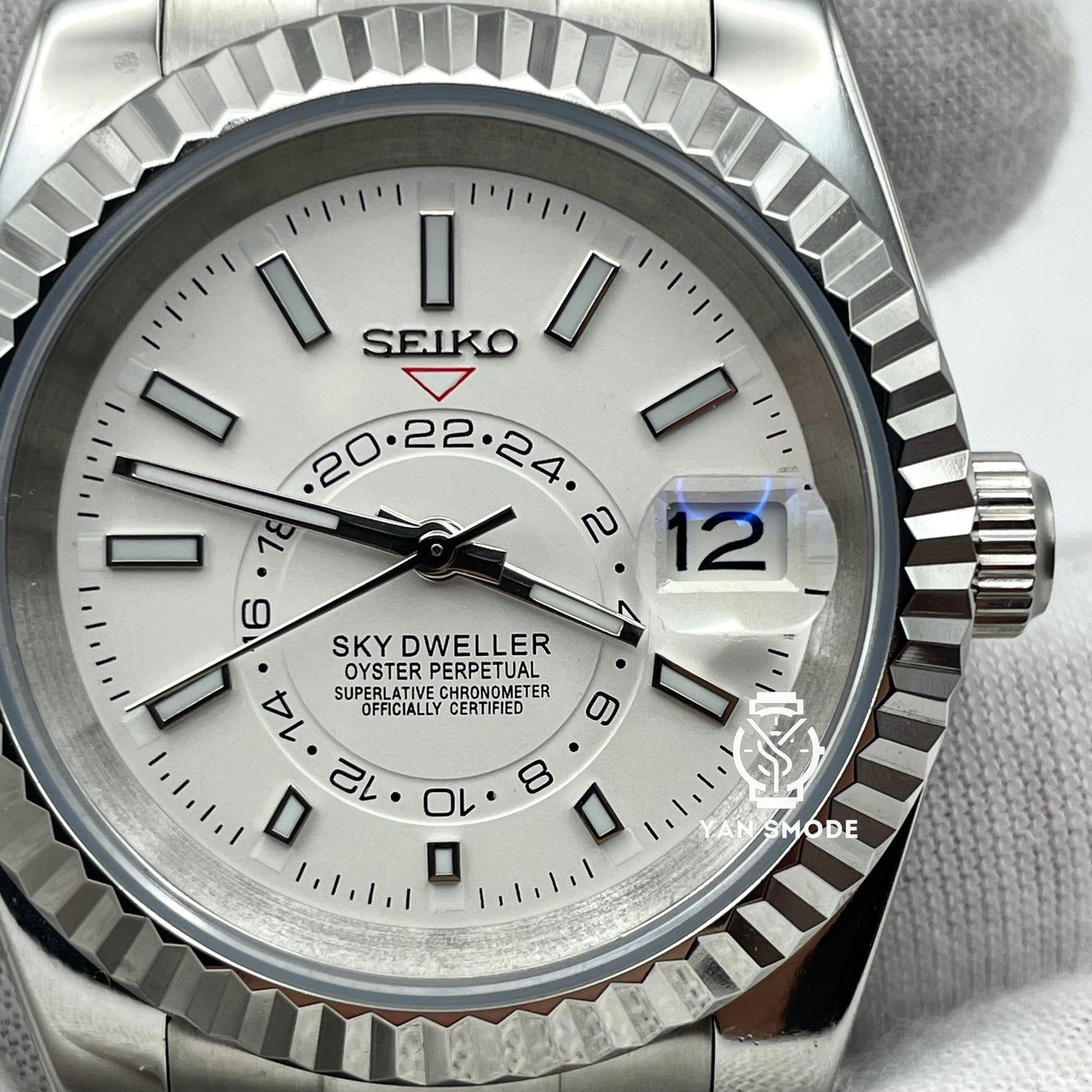 Sky Dweller White