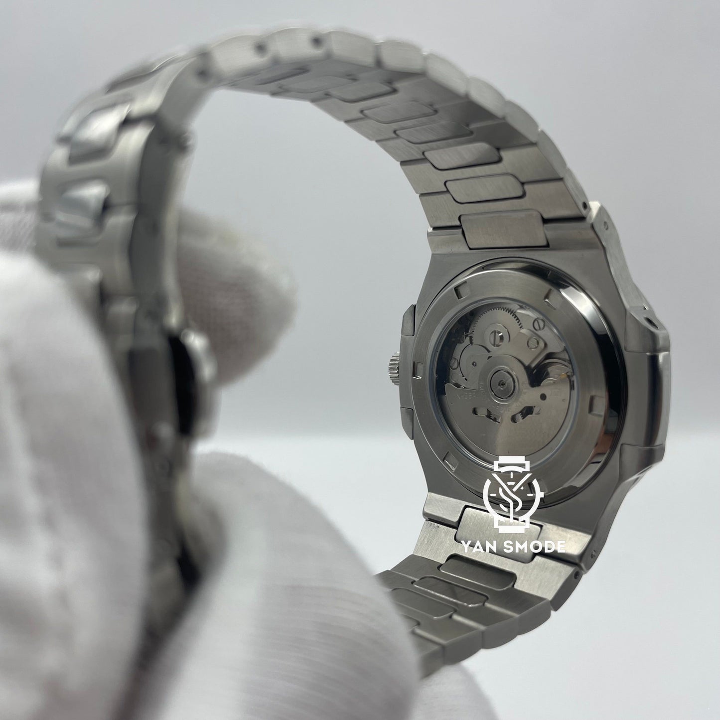 Nautilus Black Open