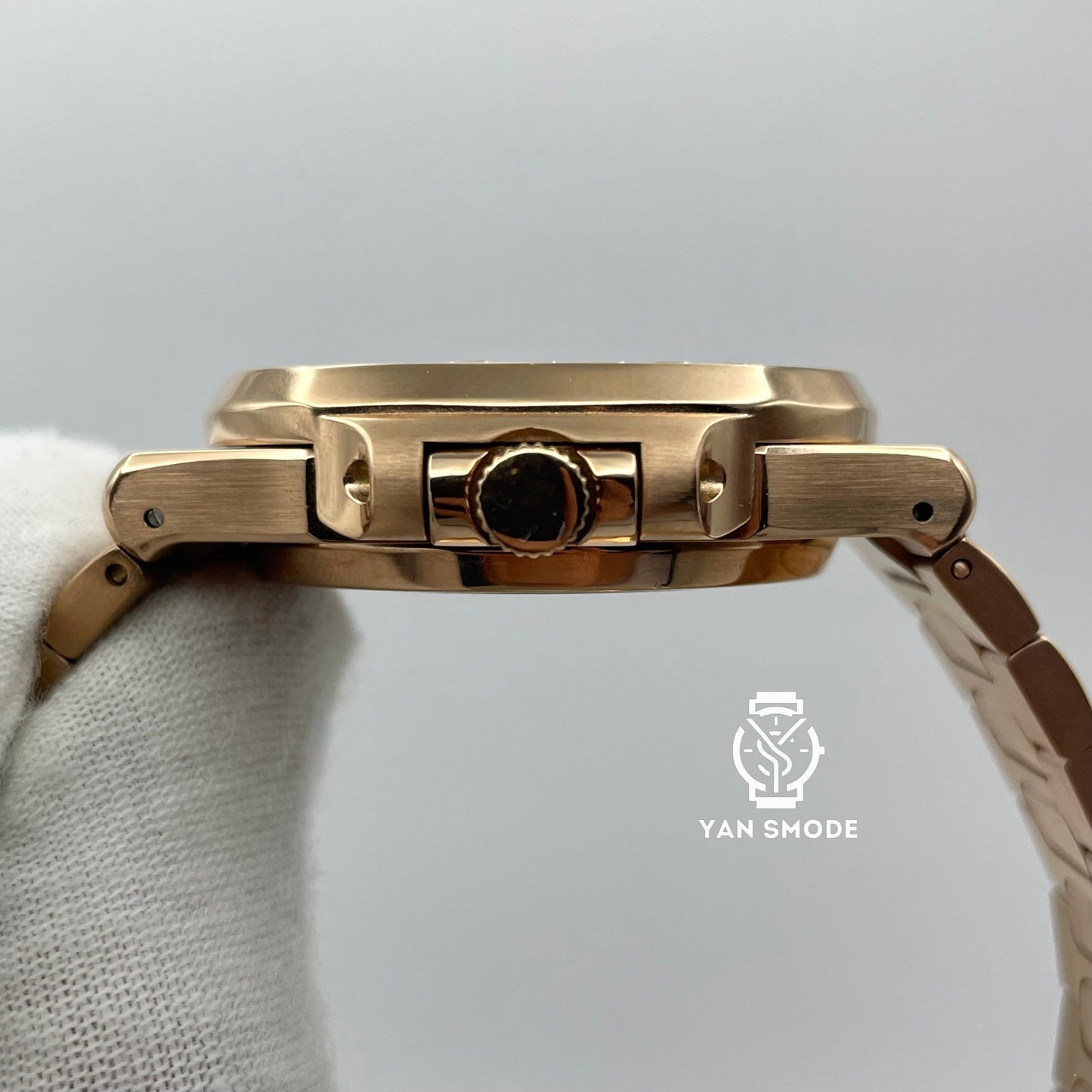 Nautilus Caramel Diamond Decorated