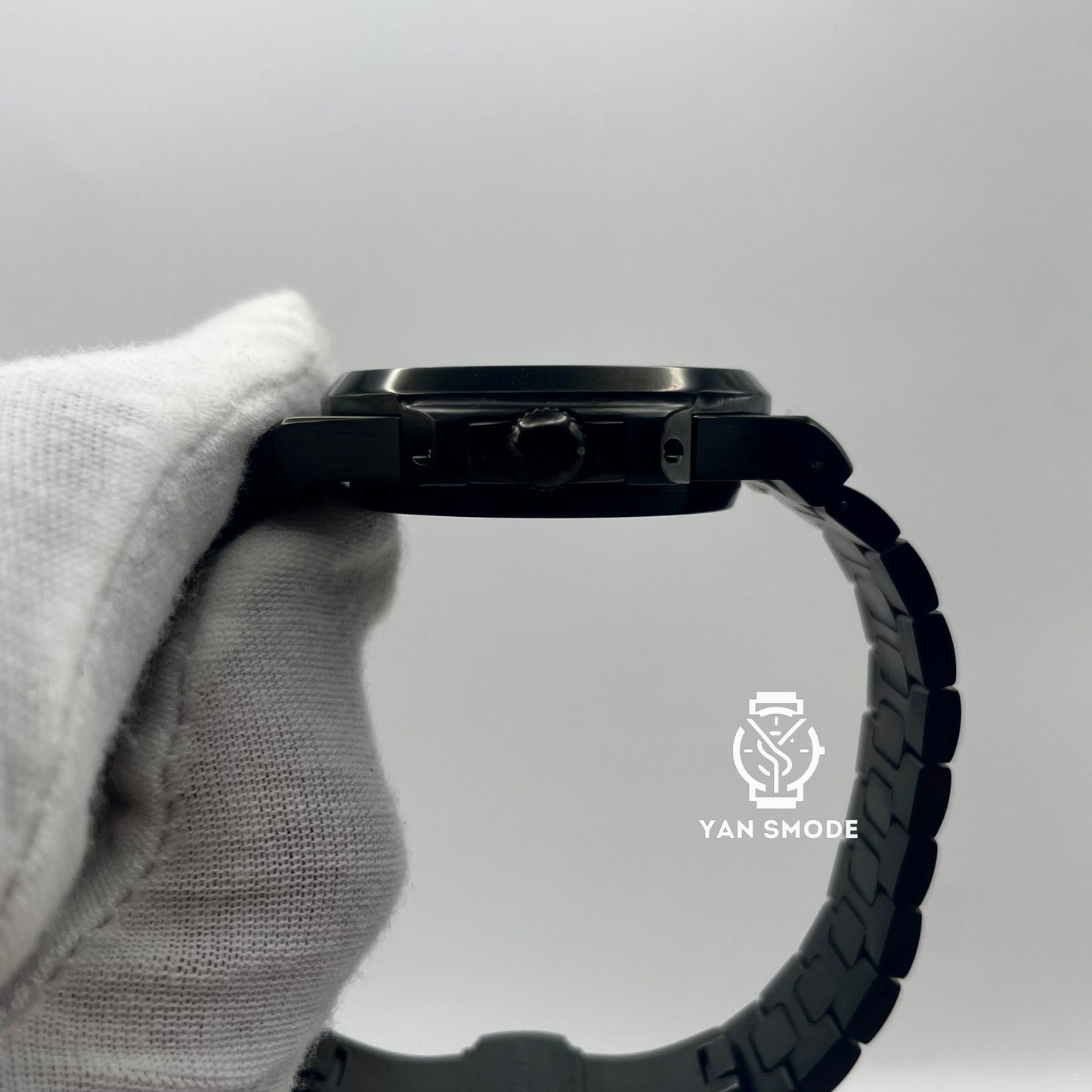 Nautilus Fully Black Open
