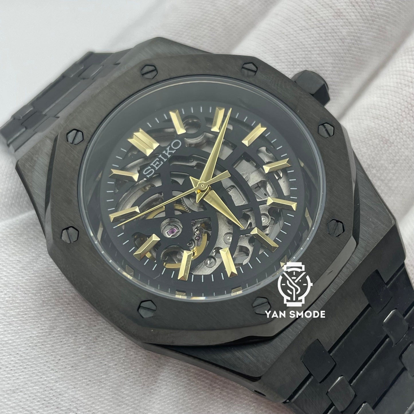 Royal Oak Black Skeleton Gold